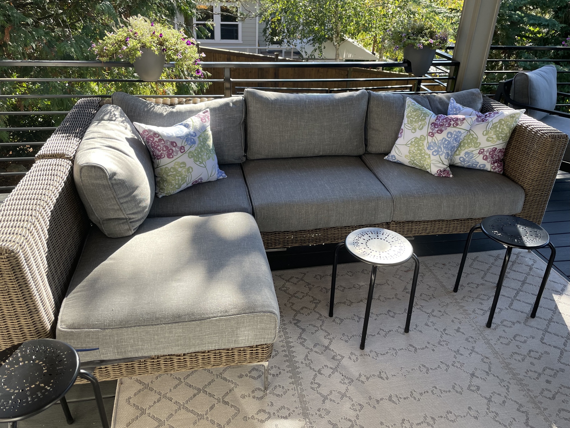 Relaxing Roof Deck With Views of Lake Washington - Photo 2