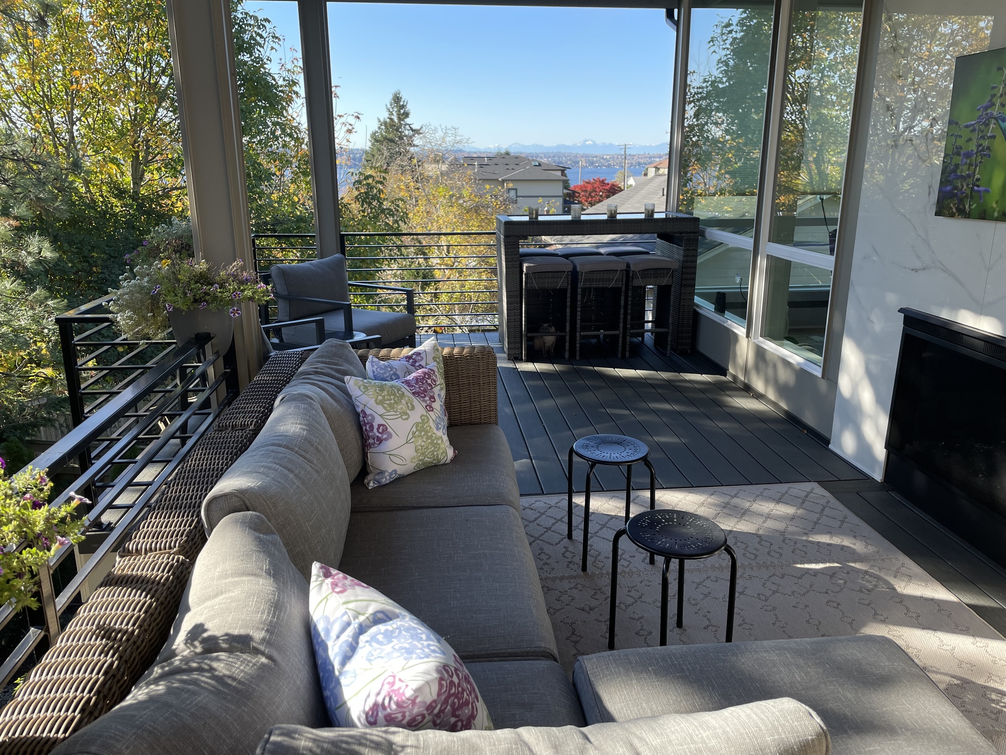 Relaxing Roof Deck With Views of Lake Washington - Photo 4