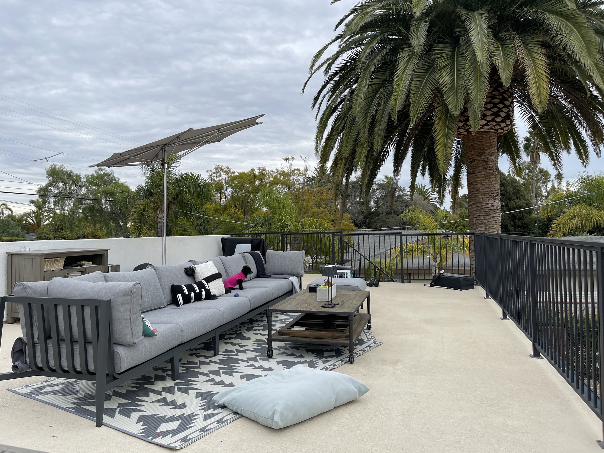 A Raised Deck with Views of the Pacific - Gallery photo 2 of 10
