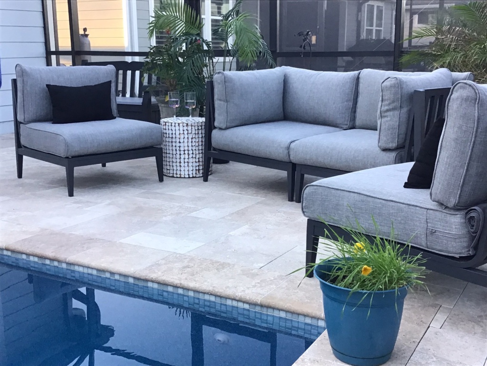 An Artist’s Poolside Screened-In Patio - Photo 3