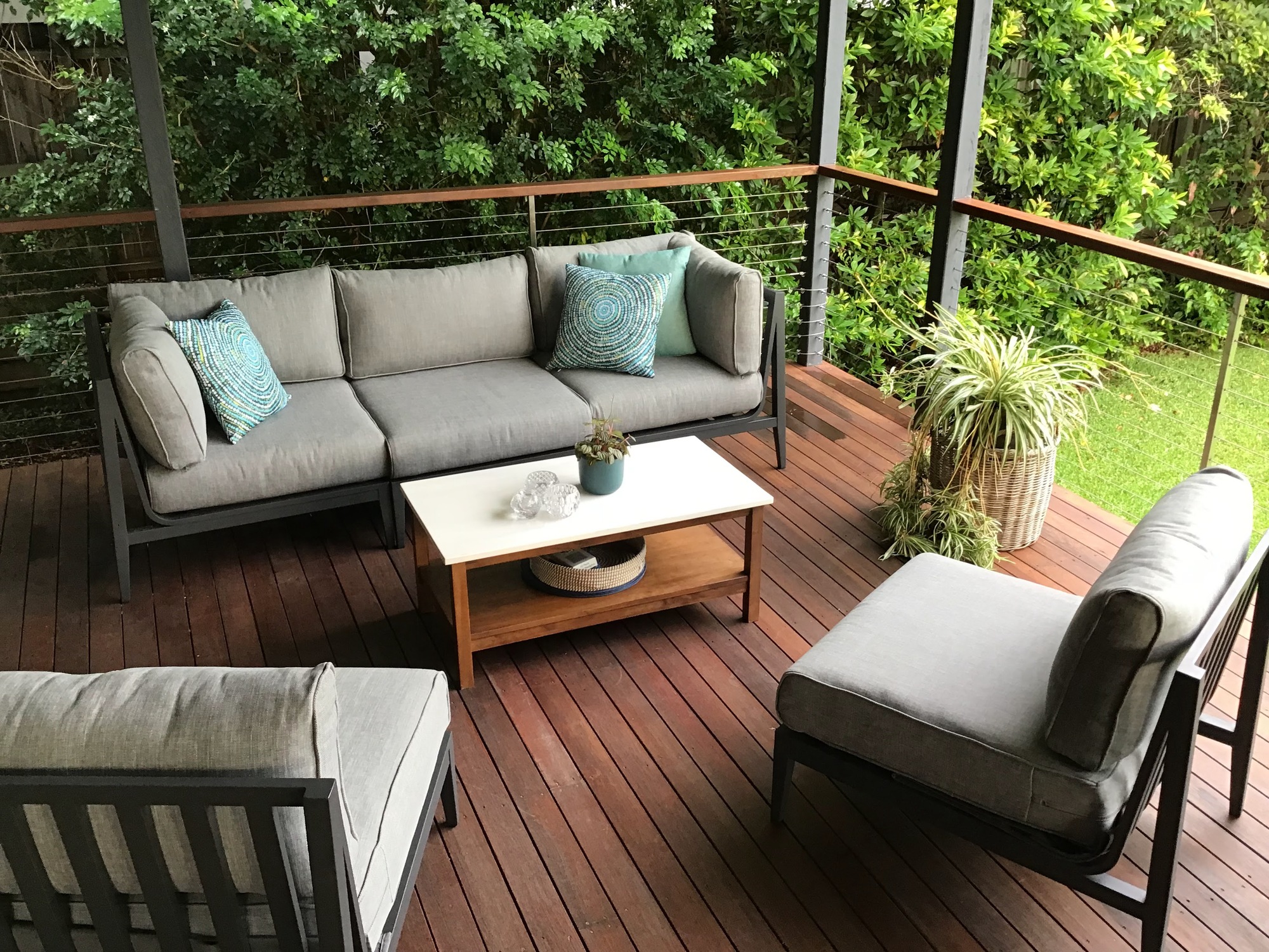 An Expansive Queenslander Deck for Hosting in Brisbane - Photo 5