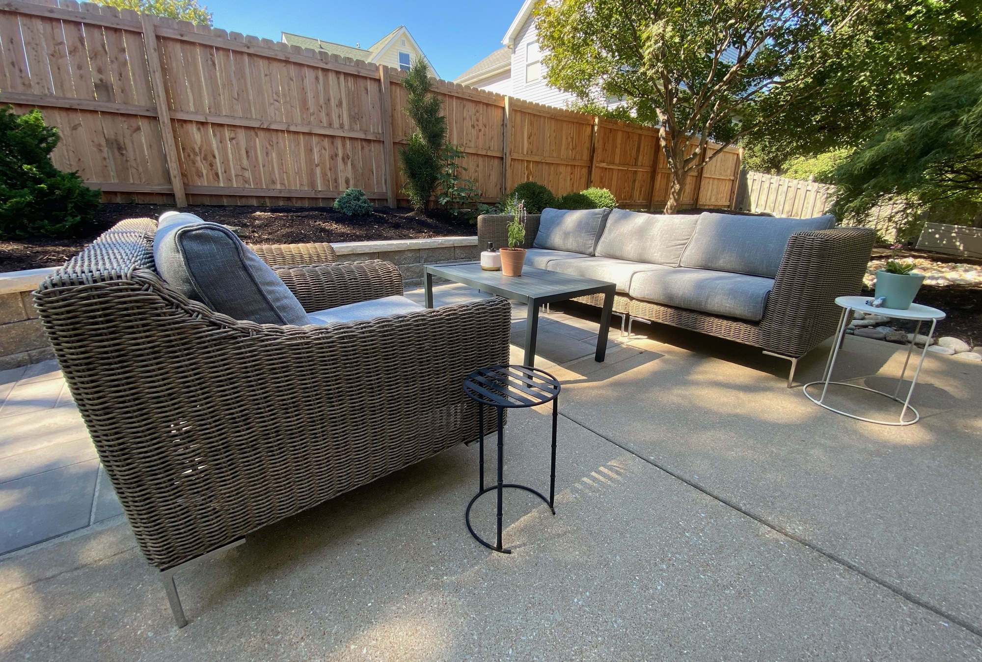 A Spacious Renovated Deck In St. Louis - Photo 1