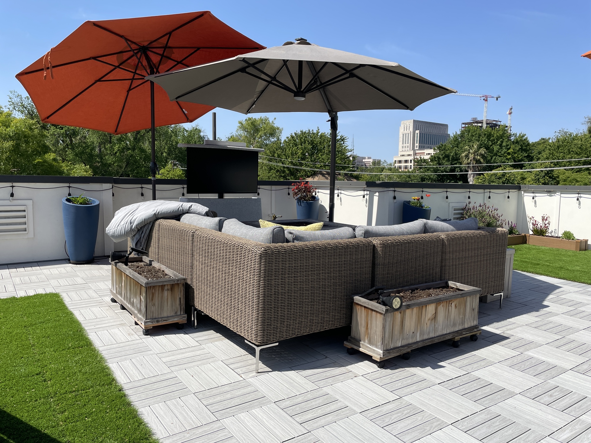 A Rooftop Patio Overlooking Downtown Sacramento - Photo 2