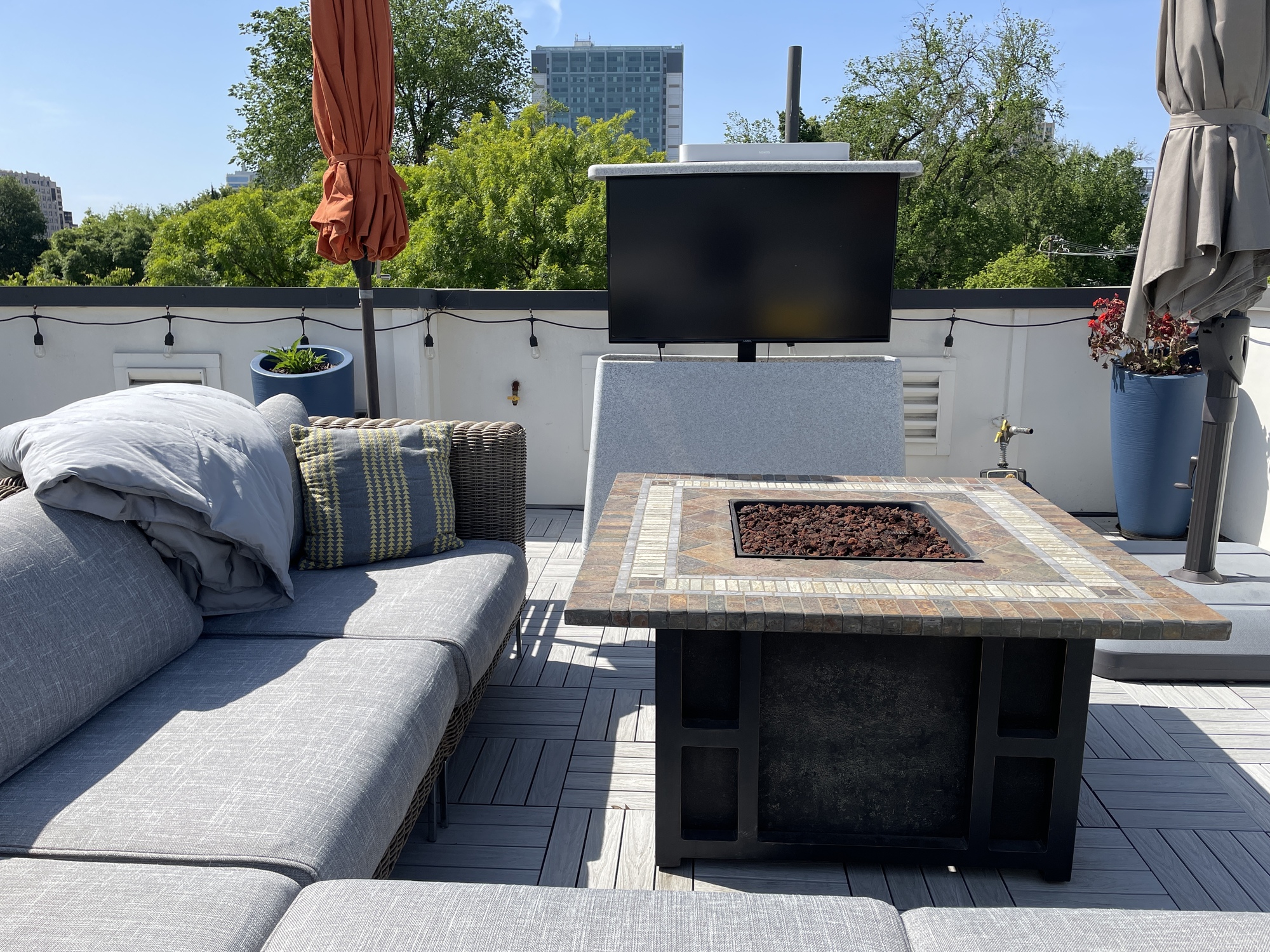 A Rooftop Patio Overlooking Downtown Sacramento - Photo 7