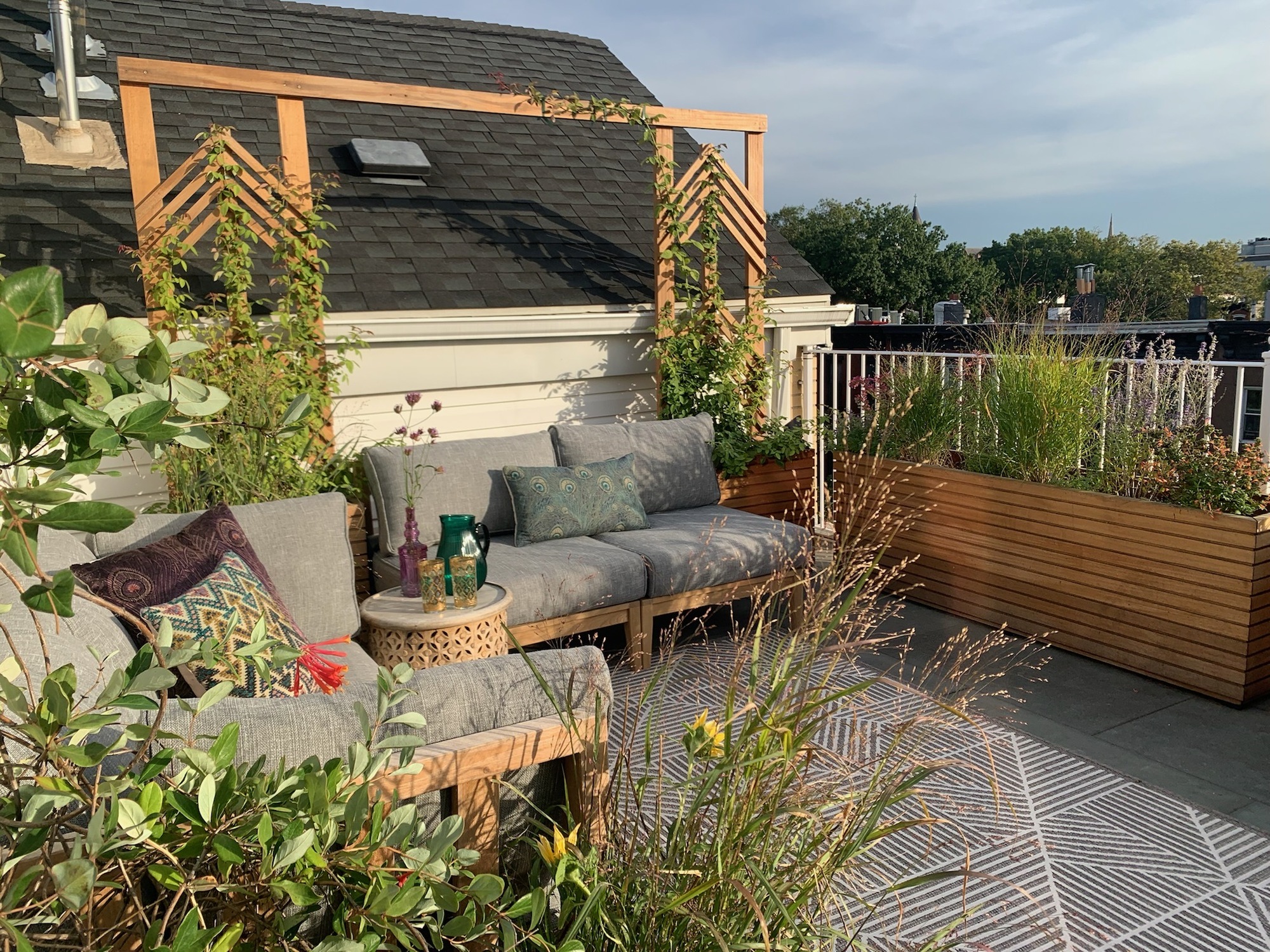 A Writer/Photographer’s Brooklyn Rooftop Meadow - Photo 2