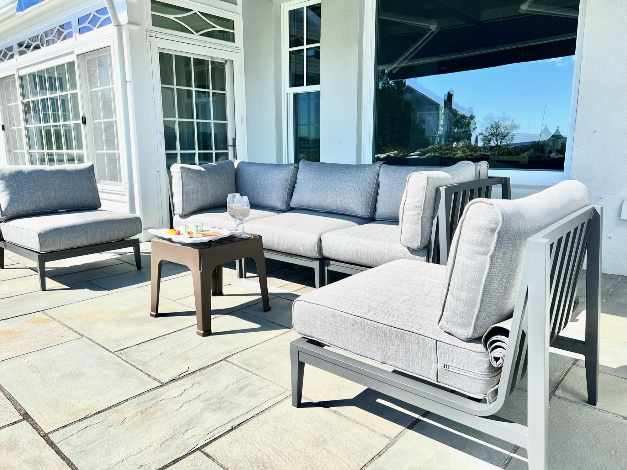 Backyard with a Sea View in Stamford, CT - Photo 2