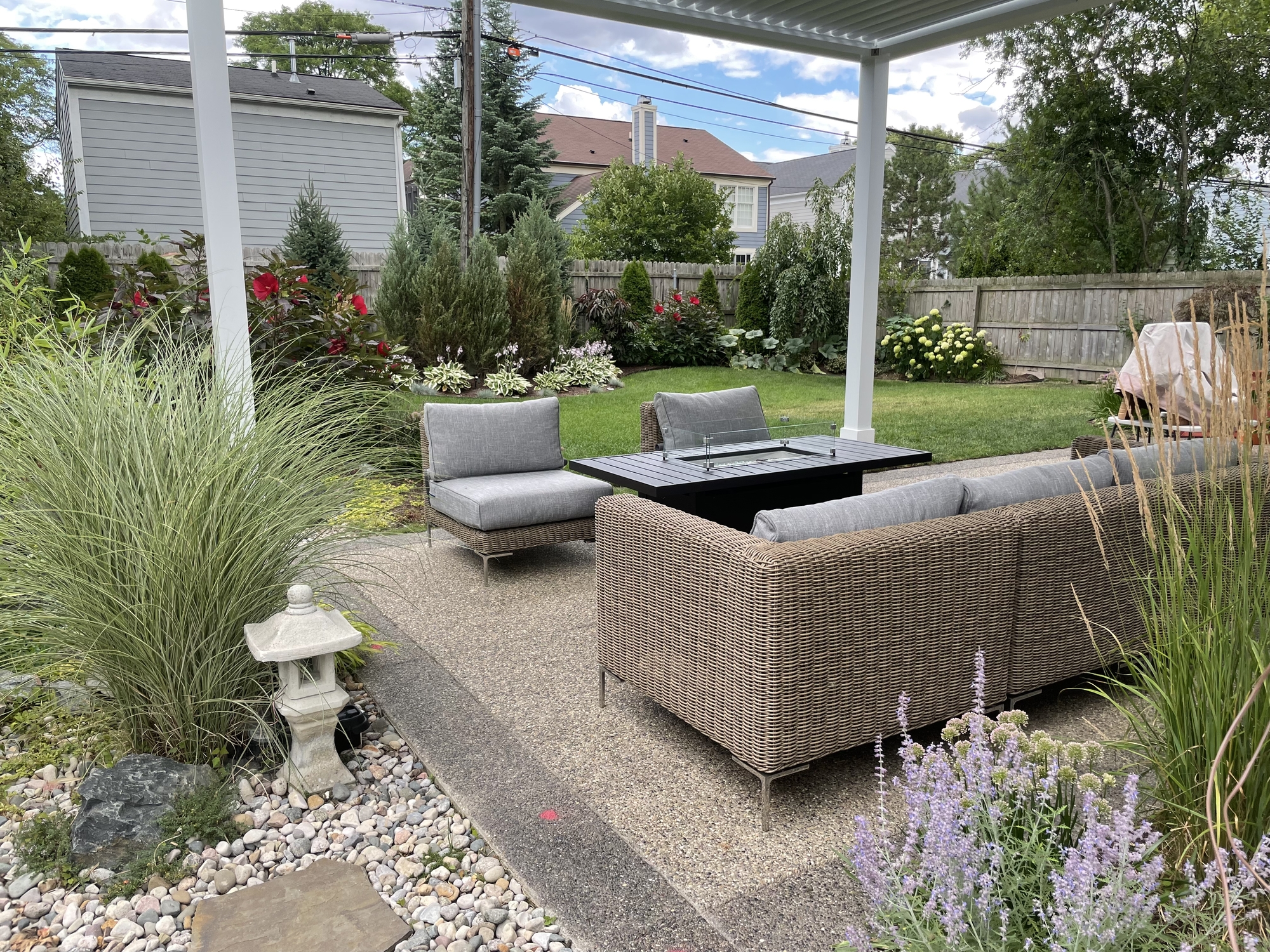 Creating an Outdoor Oasis: The Perfect Blend of Comfort, Style, and Serenity - Photo 2