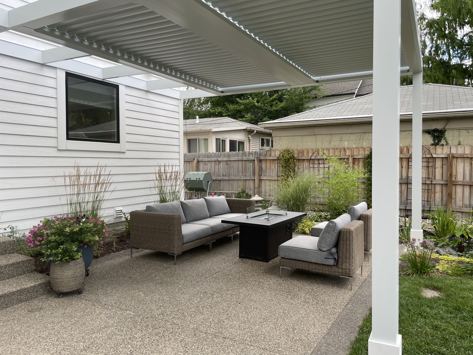 Creating an Outdoor Oasis: The Perfect Blend of Comfort, Style, and Serenity - Photo 3