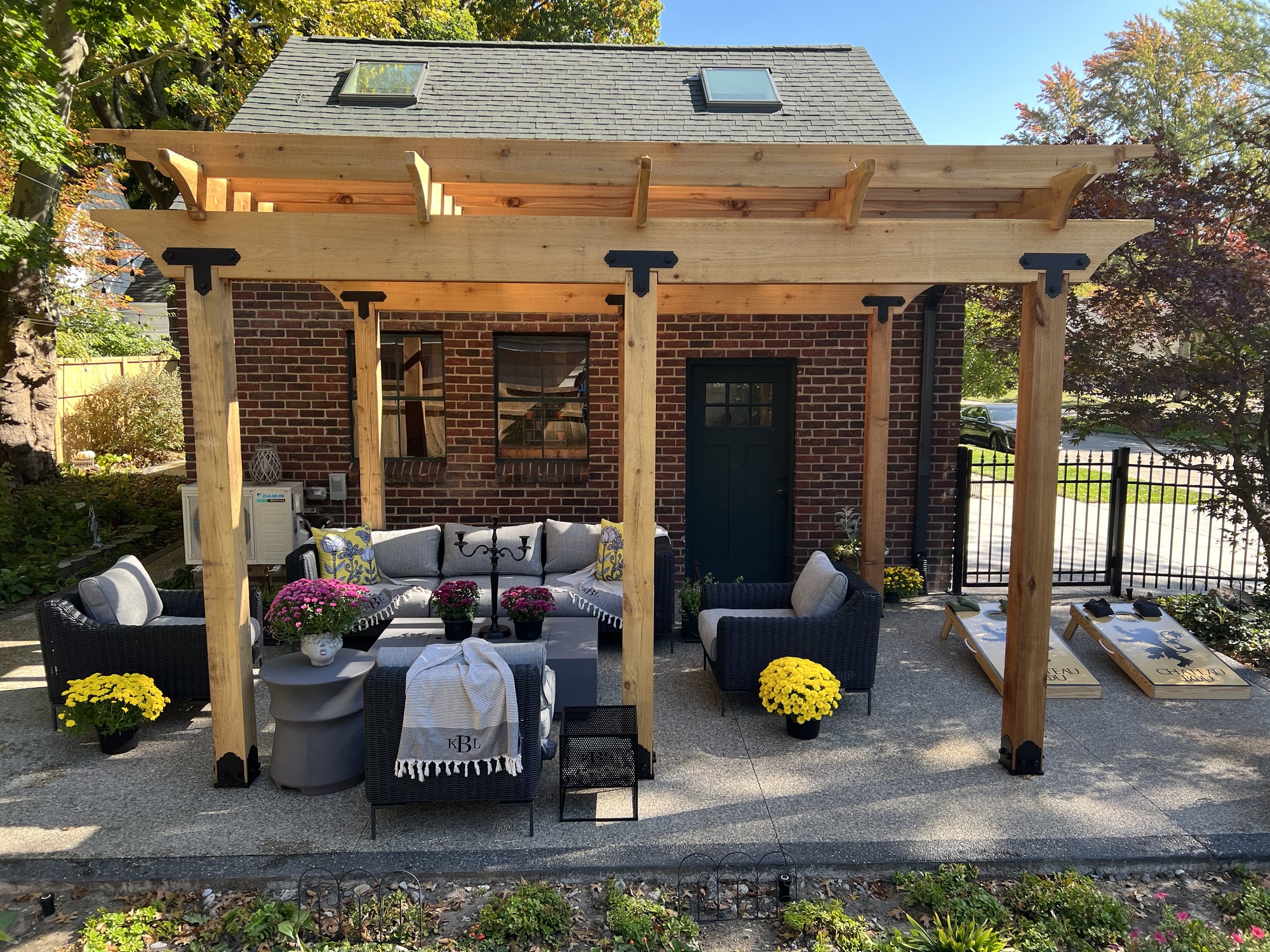 A 1941 Bungalow’s Enchanted Garden + Patio - Photo 1