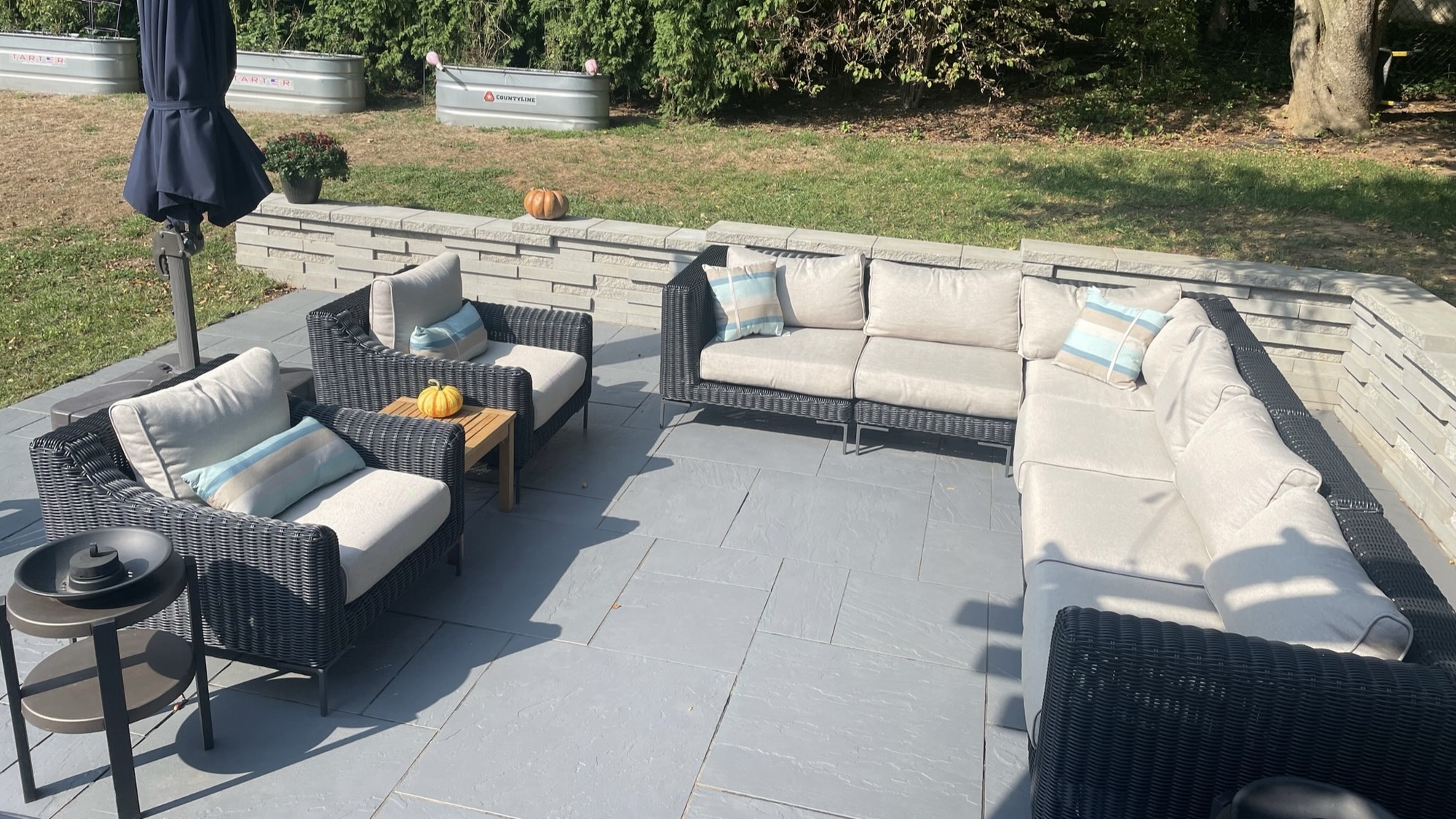 A Cozy Outdoor Living Room & Kitchen for Entertaining - Photo 2