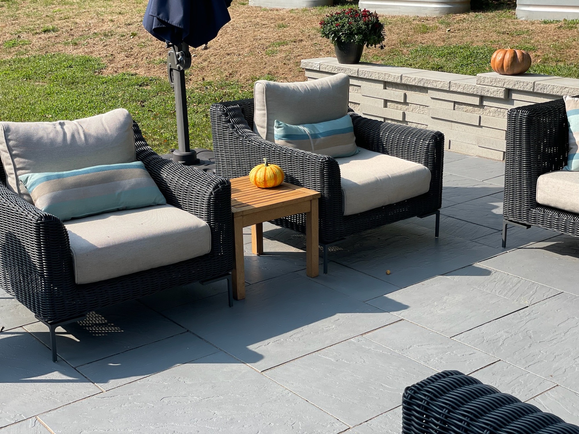 A Cozy Outdoor Living Room & Kitchen for Entertaining - Photo 5