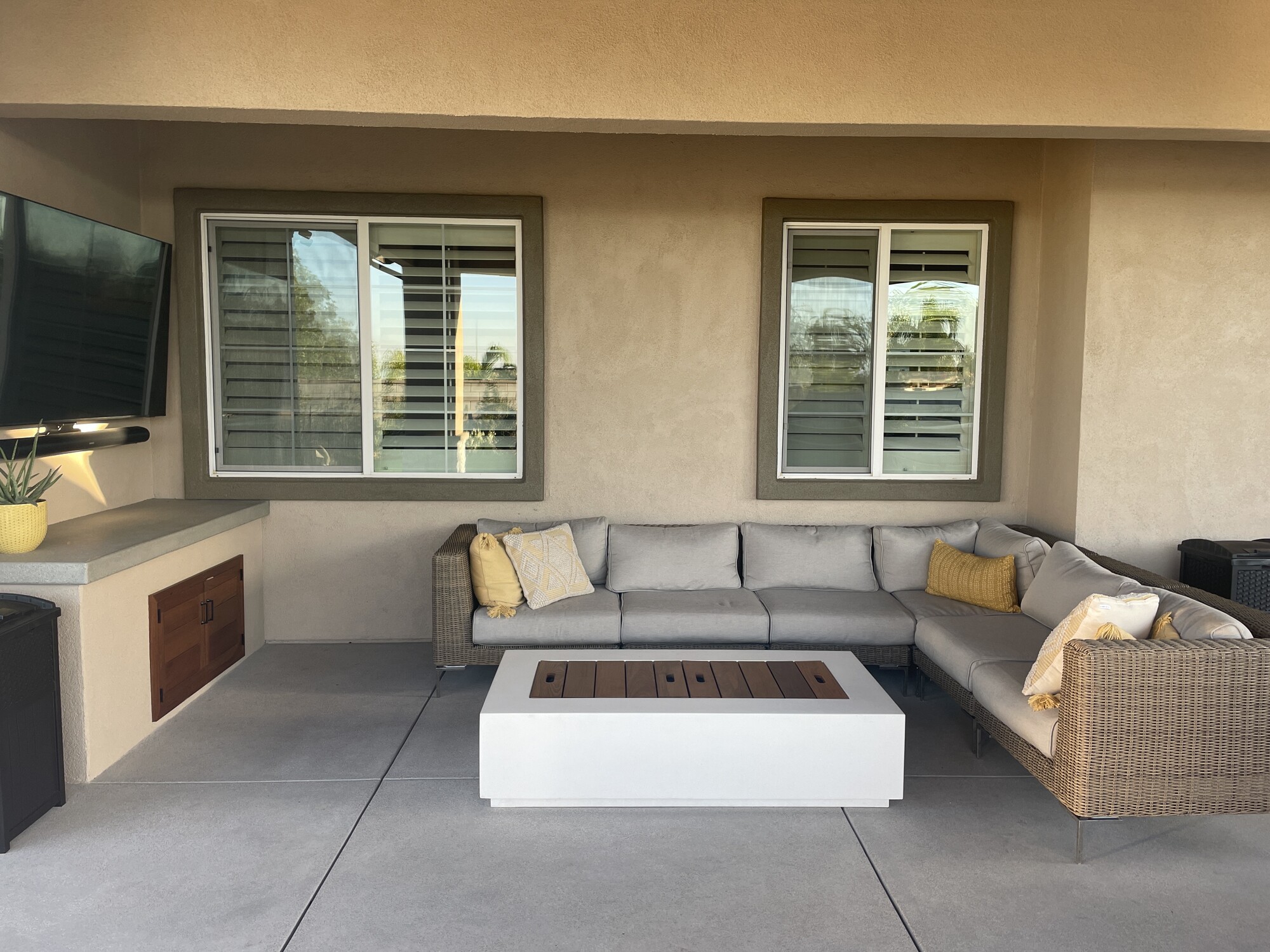 Brown Wicker 6-Seat L Sectional in Rancho Cucamonga, CA - Photo 1