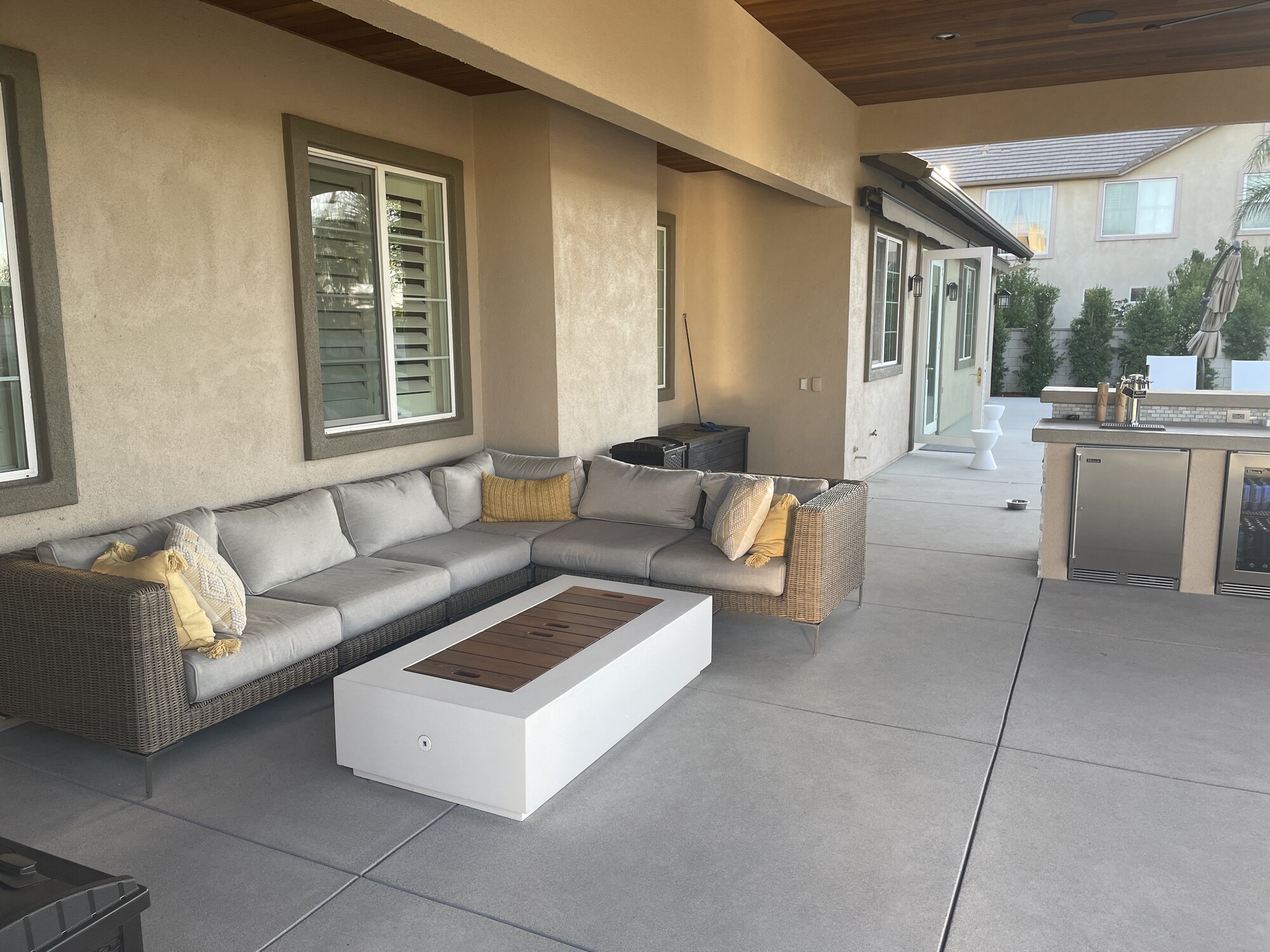Brown Wicker 6-Seat L Sectional in Rancho Cucamonga, CA - Photo 2