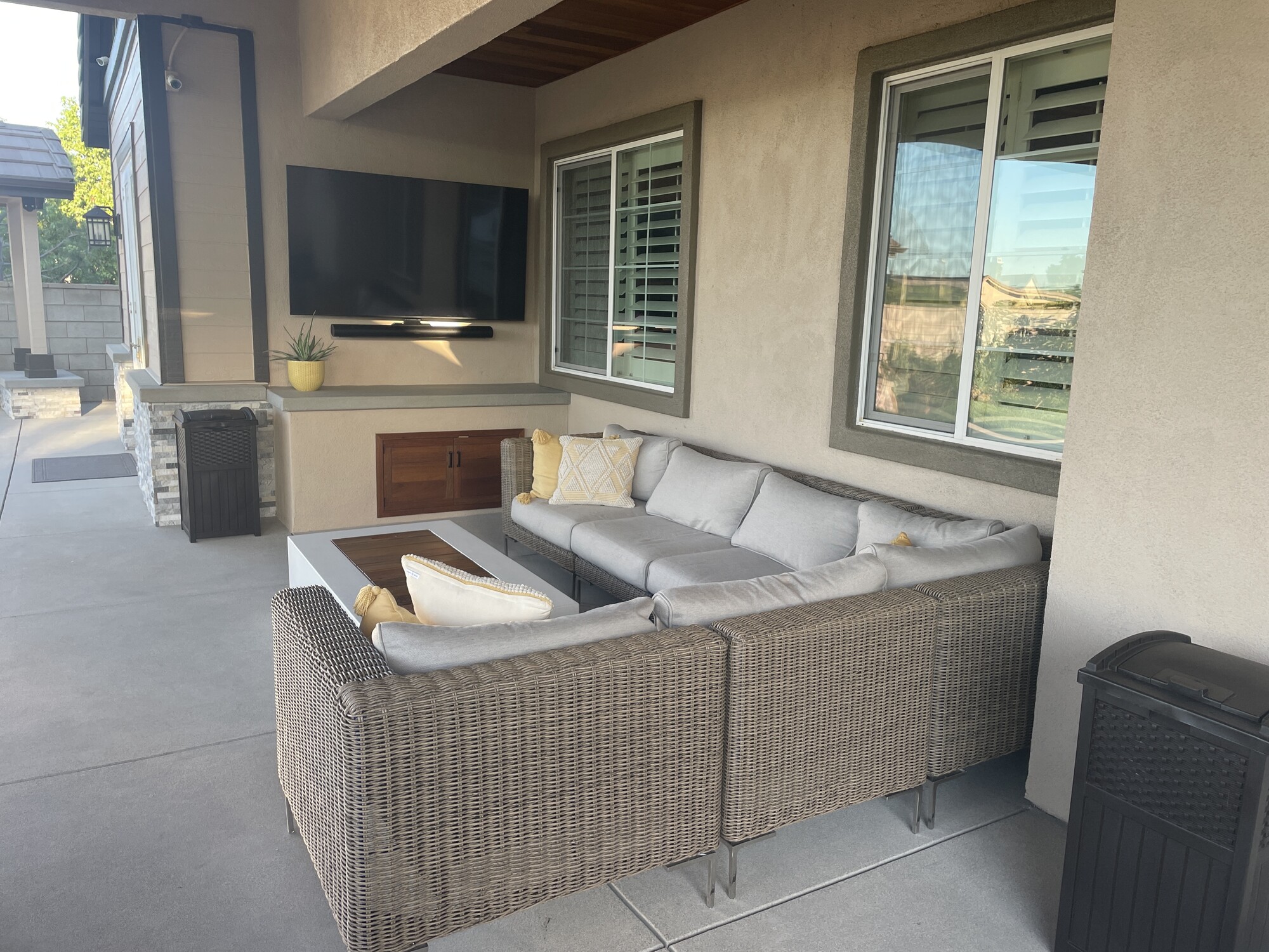 Brown Wicker 6-Seat L Sectional in Rancho Cucamonga, CA - Photo 3