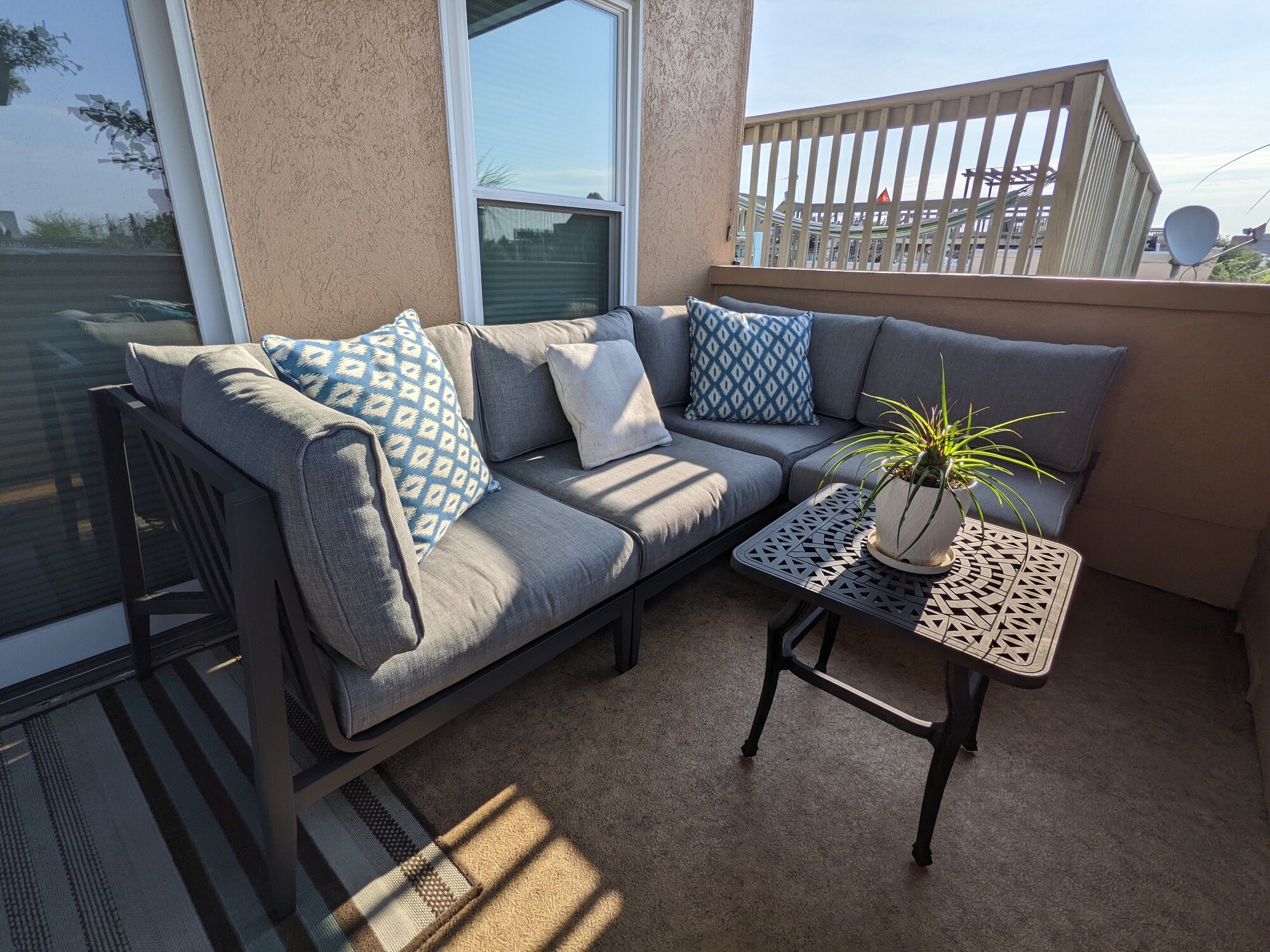 A City Oasis: Urban Bliss on a Baltimore, MD Veranda and Rooftop Deck - Photo 3