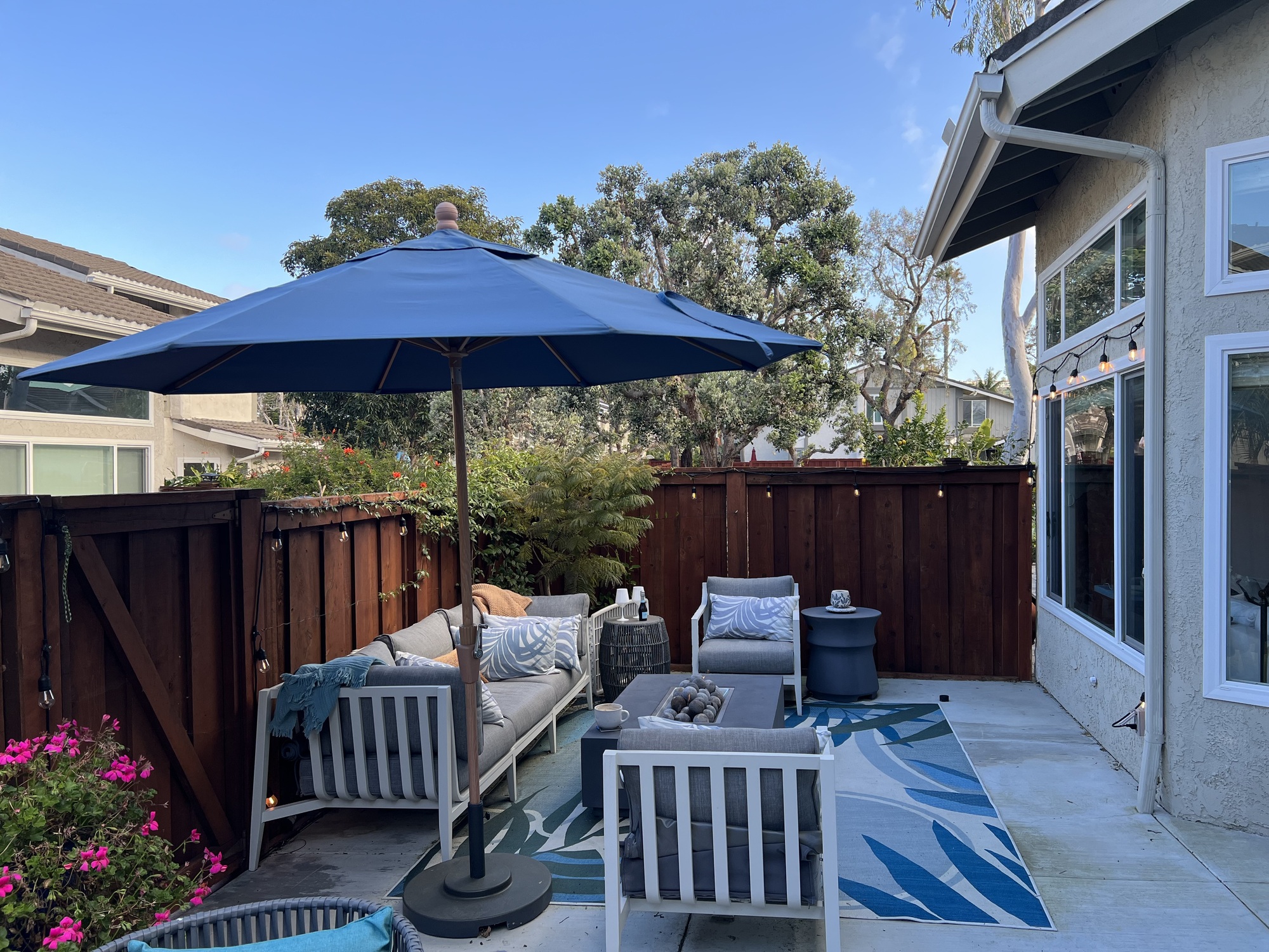 Coastal Townhouse with Intimate Patio for Relaxing - Photo 2