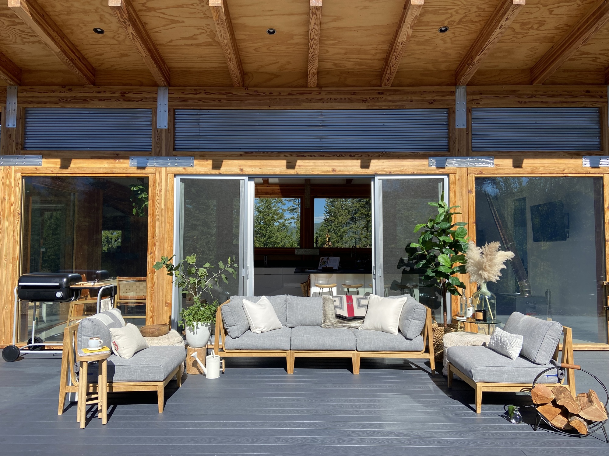 A Mountain Luxury Retreat for Entertaining - Photo 4