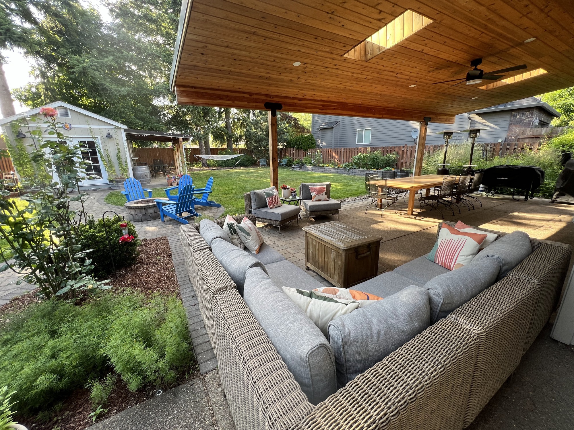 Year-Round Outdoor Living with Dogs in Oregon City - Photo 3