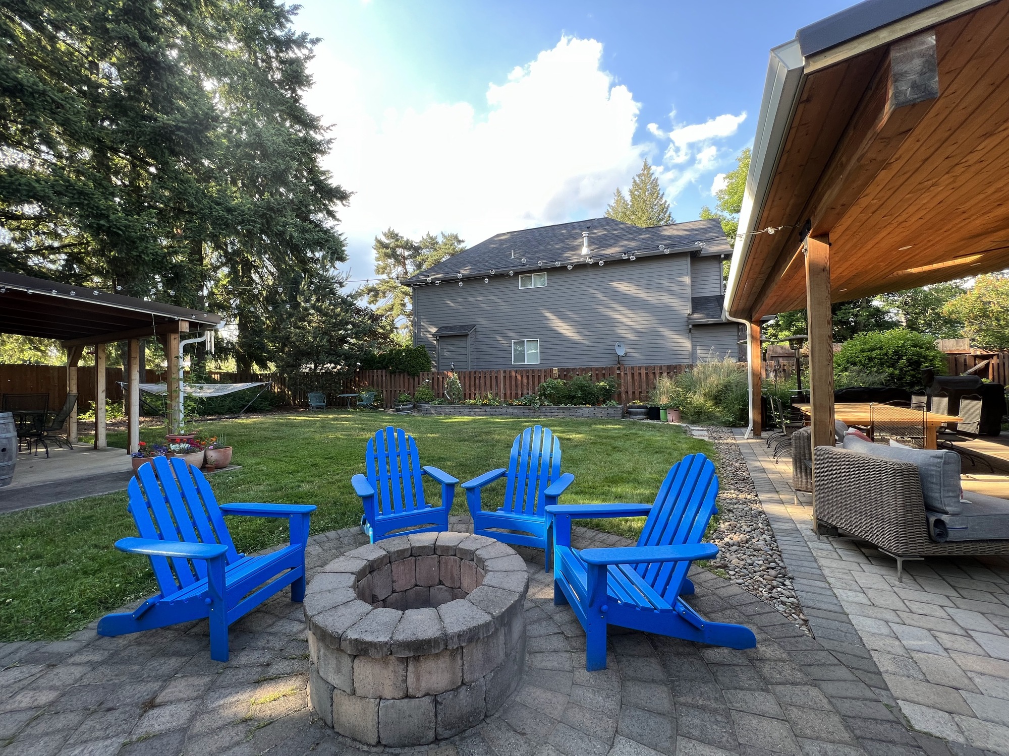 Year-Round Outdoor Living with Dogs in Oregon City - Photo 8