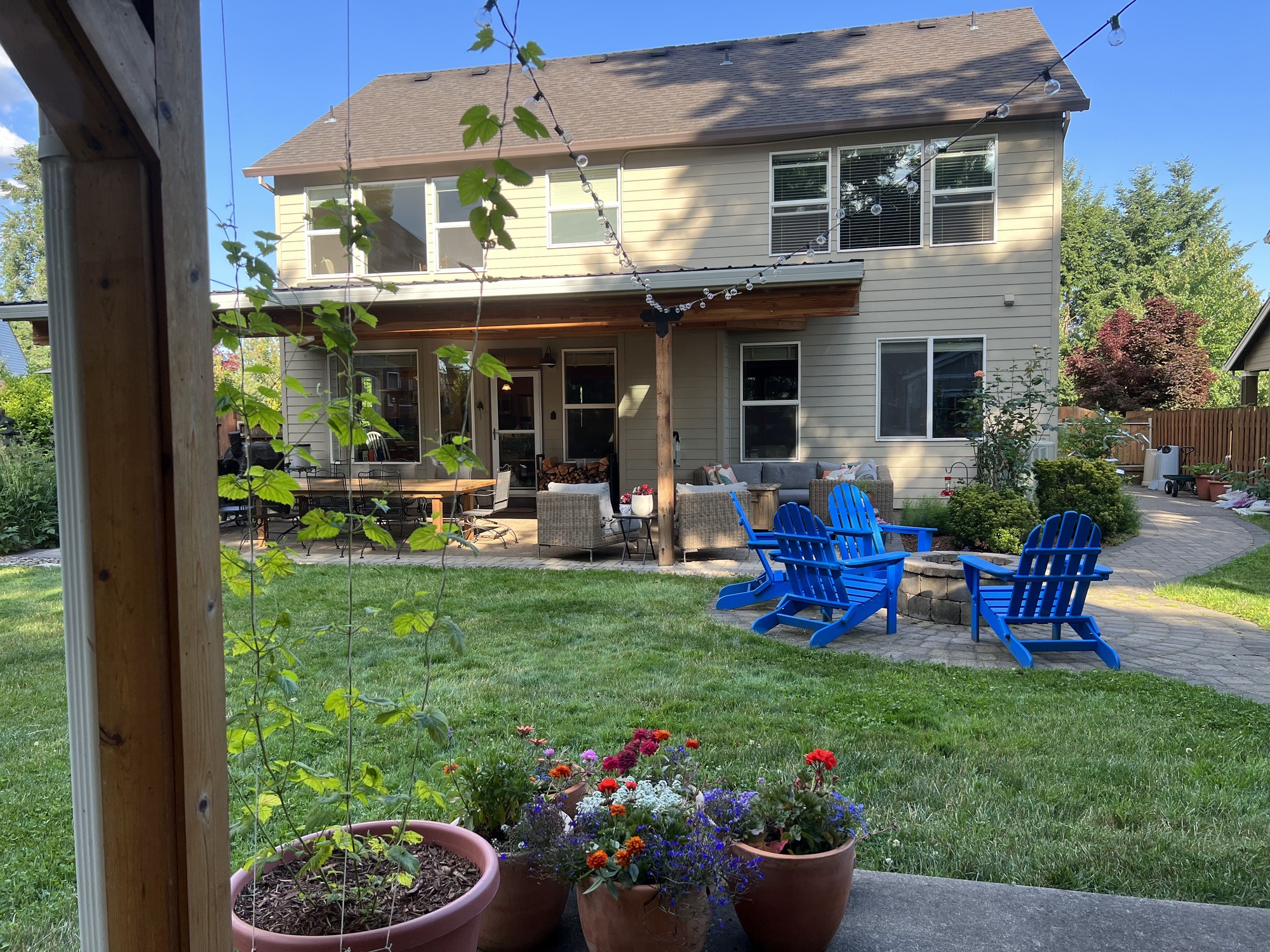 Year-Round Outdoor Living with Dogs in Oregon City - Photo 10