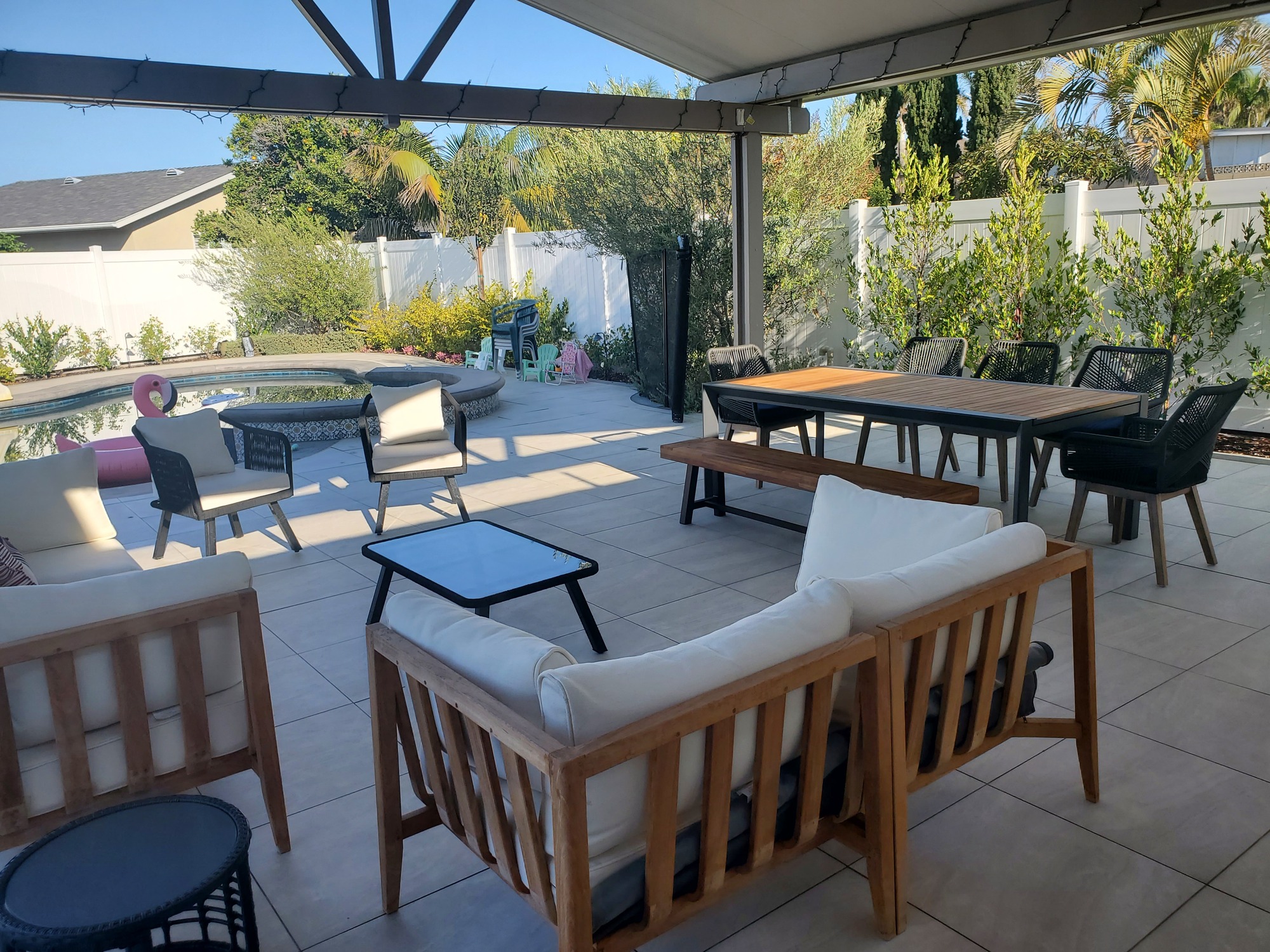 A Family-Friendly Patio for Dining and Relaxing - Photo 3