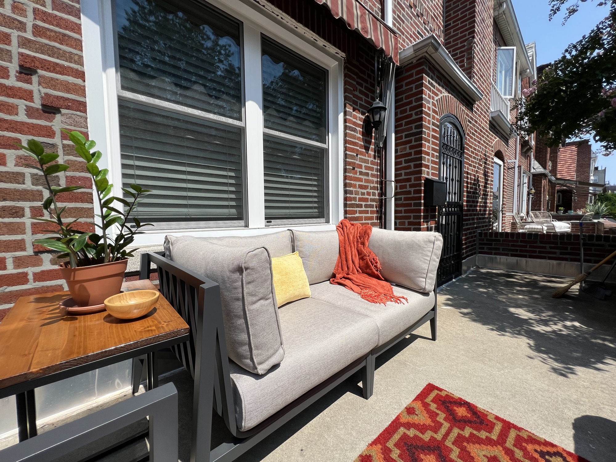 An Elevated Porch in Bay Ridge, Brooklyn - Photo 2