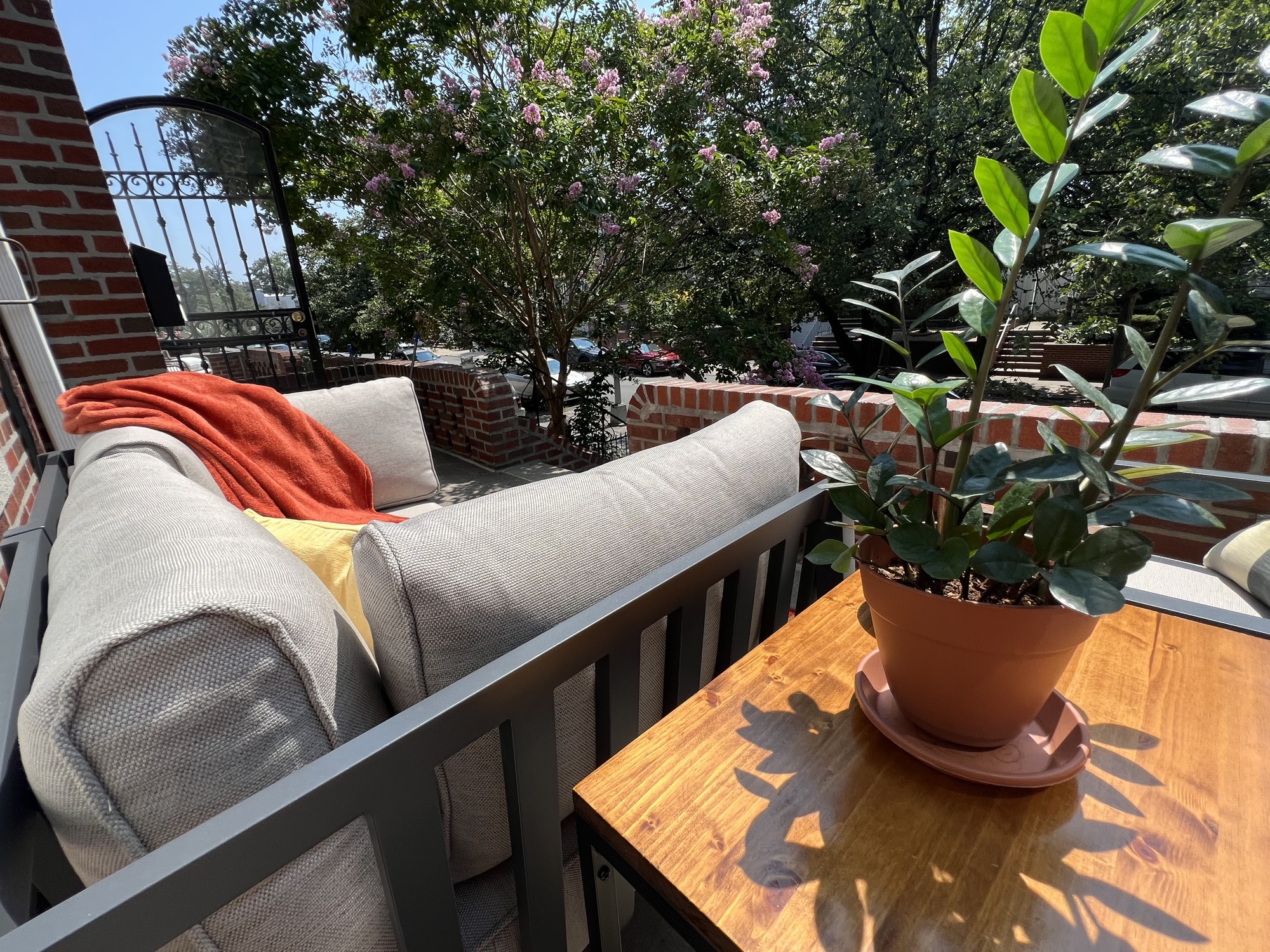 An Elevated Porch in Bay Ridge, Brooklyn - Photo 4