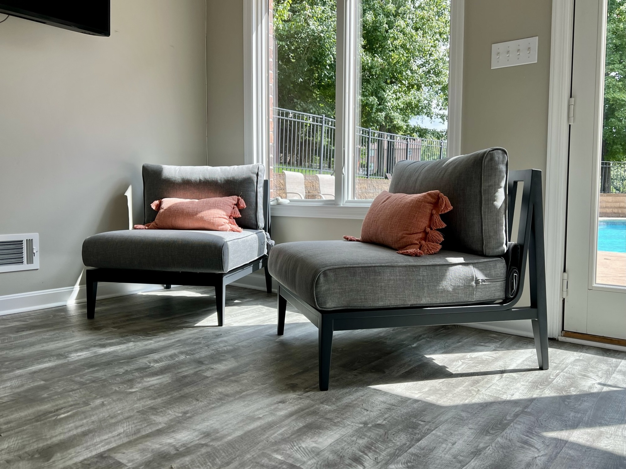 A Kid-Friendly Poolhouse in Venetia, PA - Photo 2