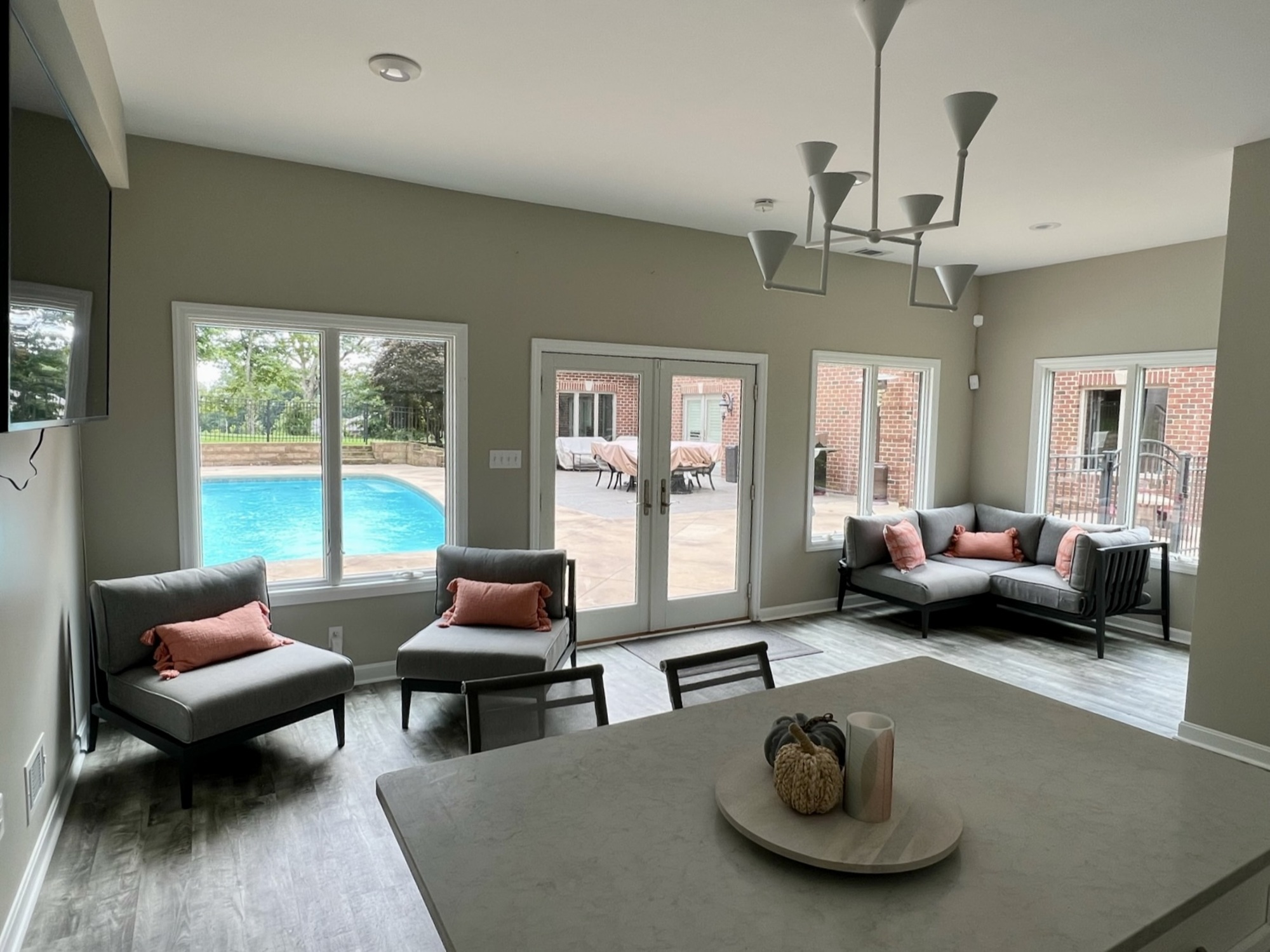 A Kid-Friendly Poolhouse in Venetia, PA - Photo 4