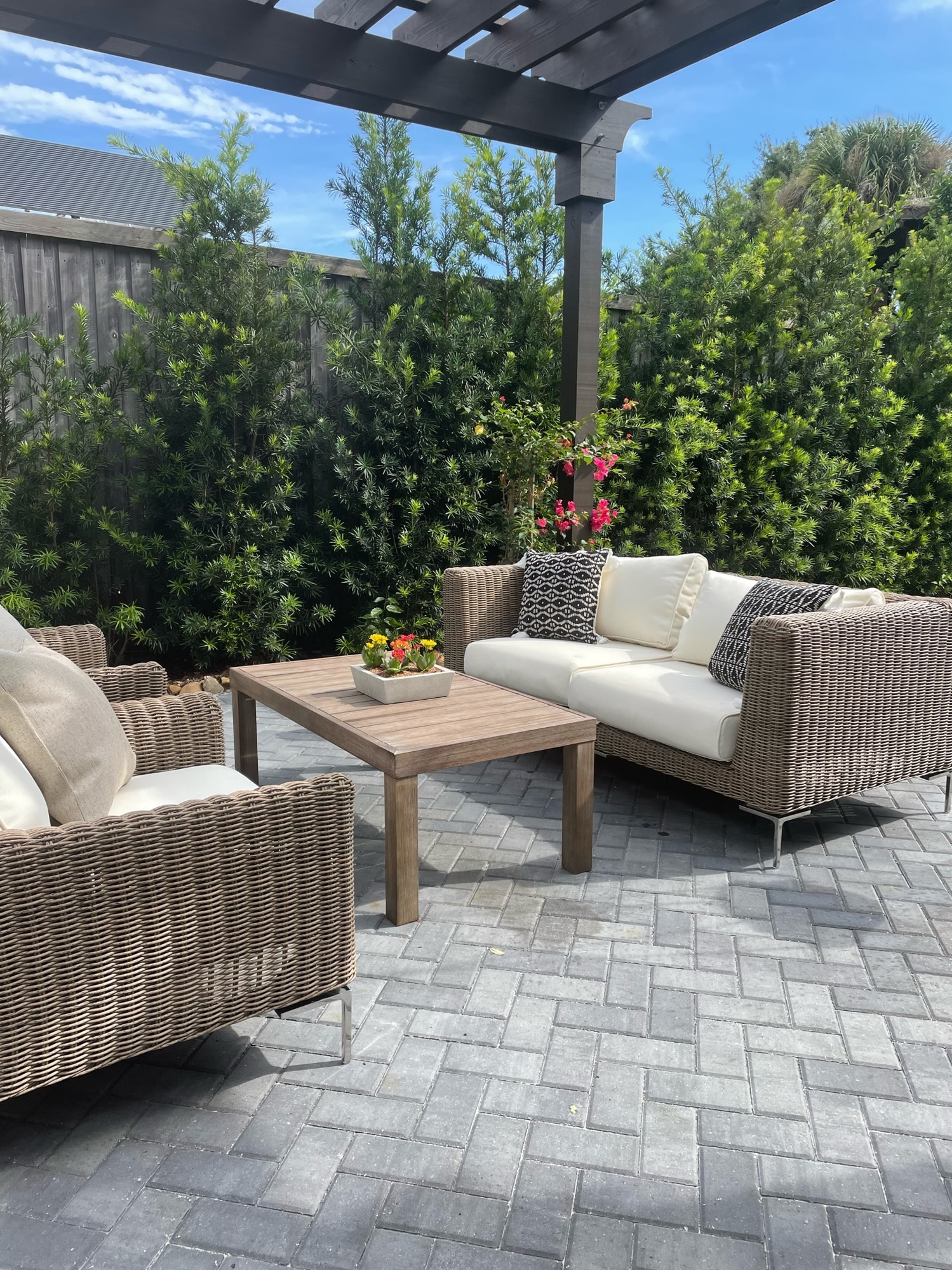 A Patio Designed for Entertaining in Jacksonville, FL - Photo 3