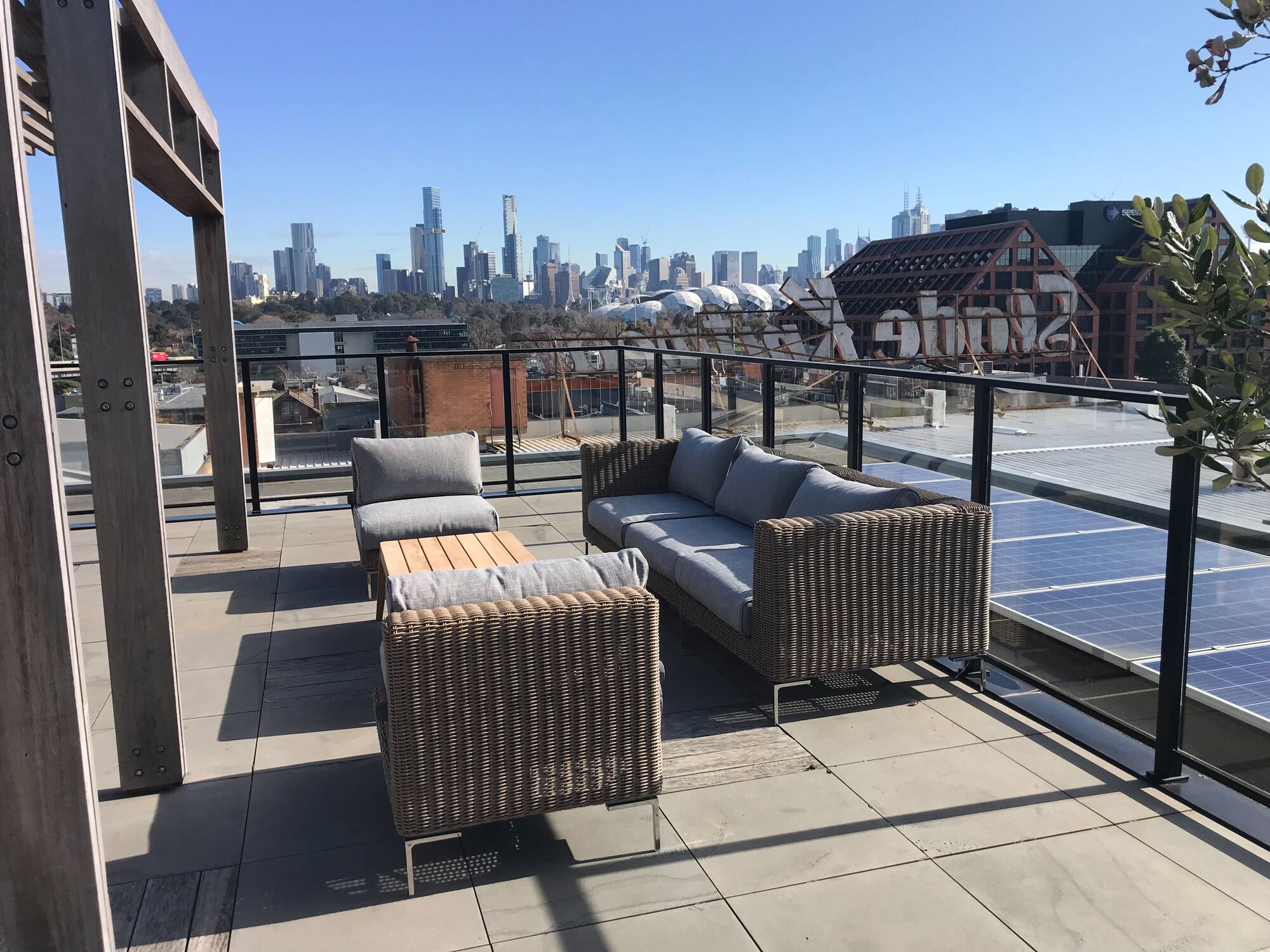 Outer HQ Melbourne - Photo 1