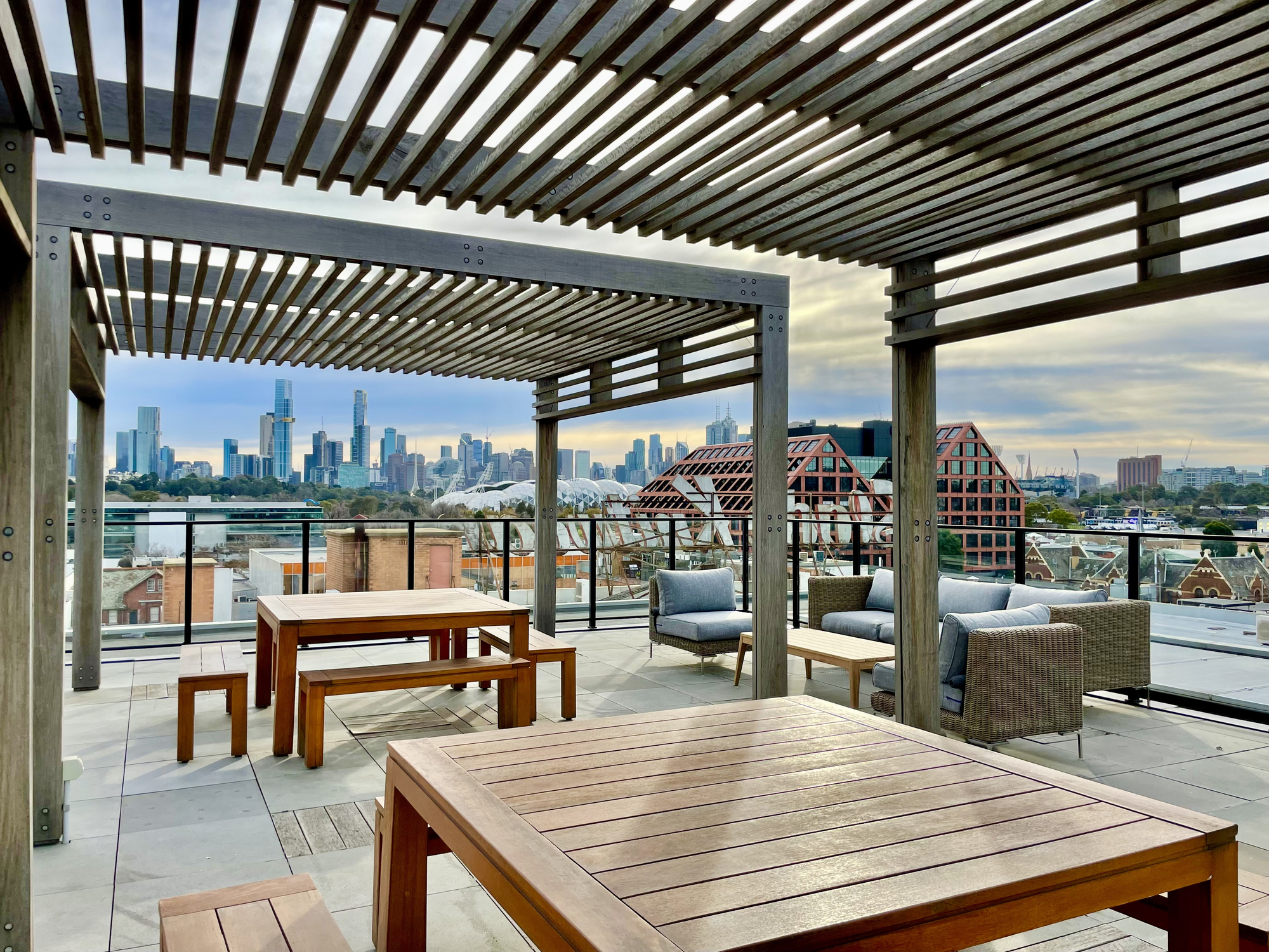 Outer HQ Melbourne - Photo 3