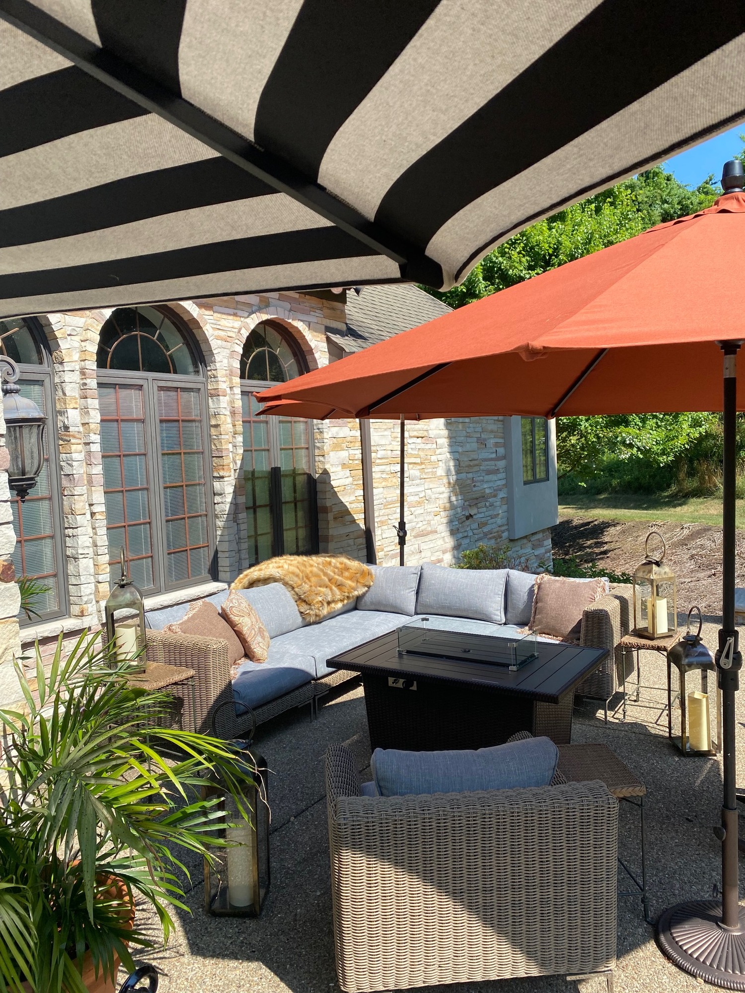 An Outdoorsy Family’s Relaxing Patio - Photo 5