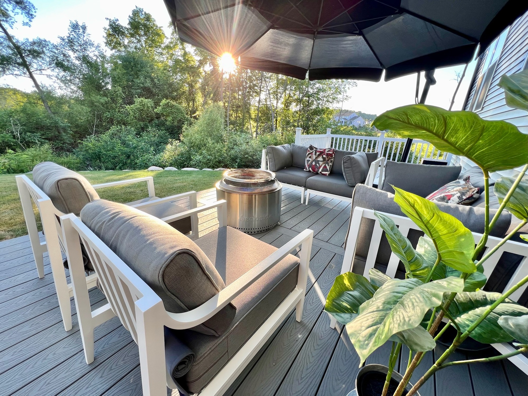 A Social, Pet-Loving Couple’s Deck with a View - Photo 1