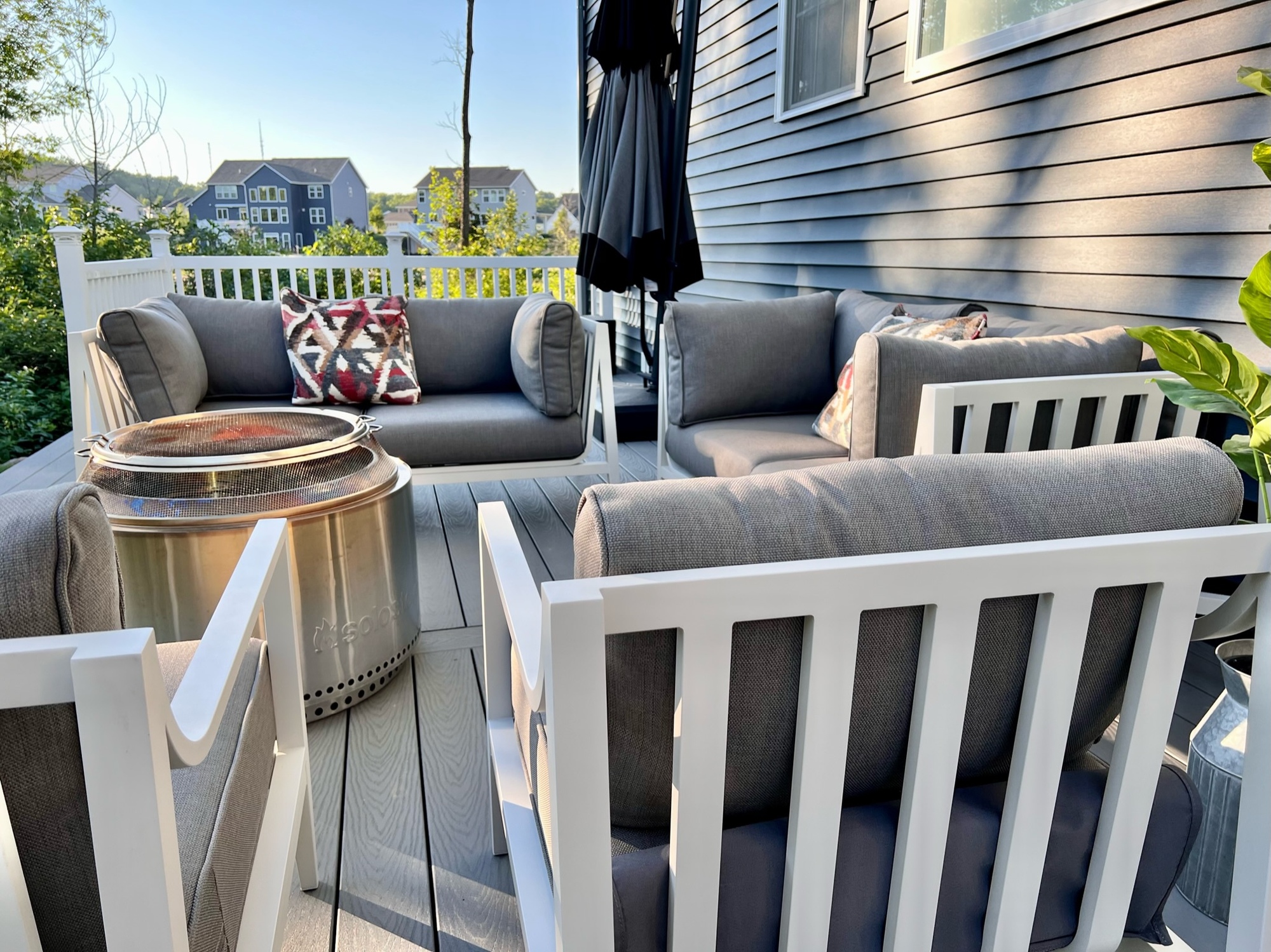 A Social, Pet-Loving Couple’s Deck with a View - Photo 2