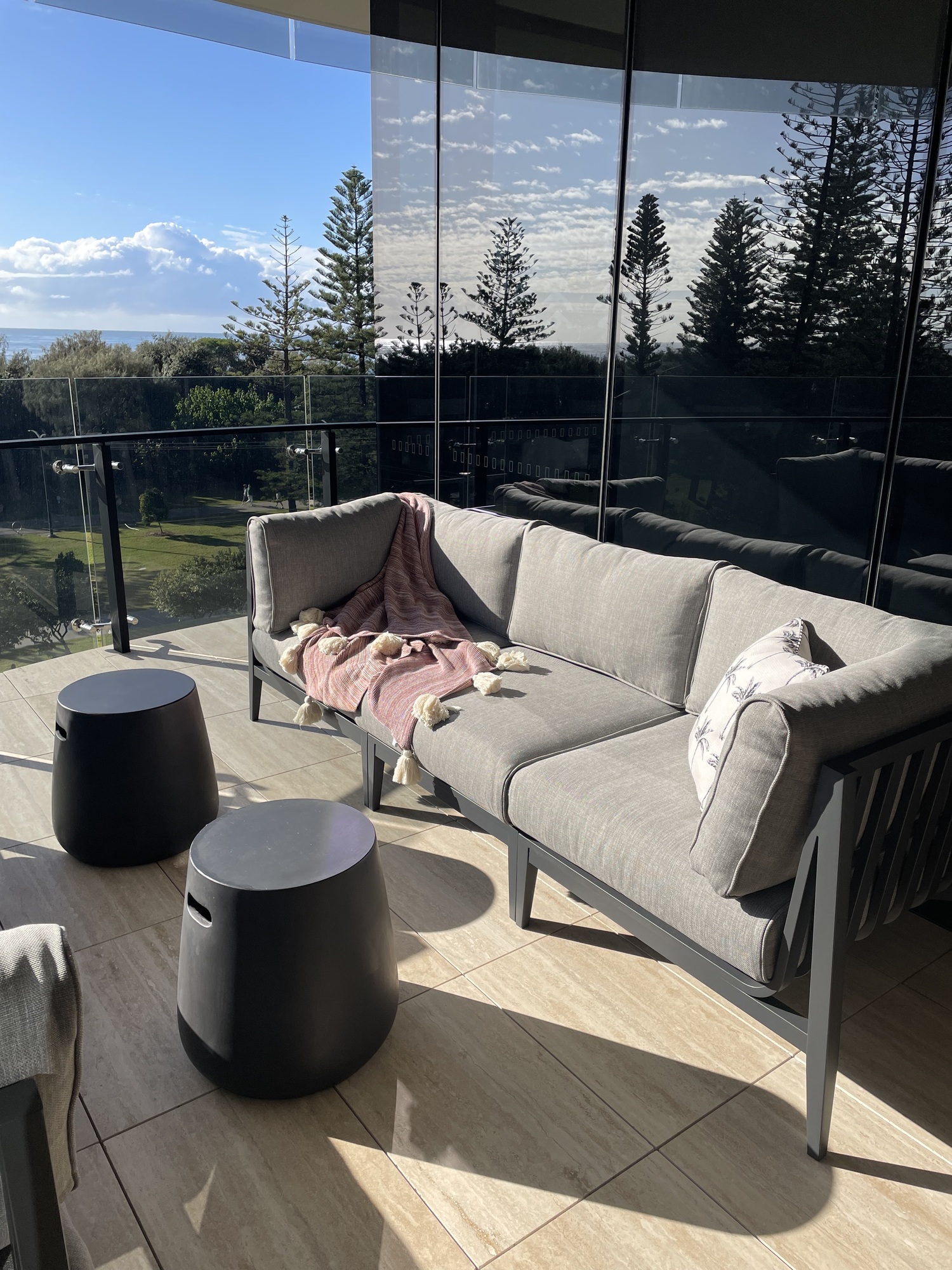 A Coastal Front Balcony in Mermaid Beach - Photo 3