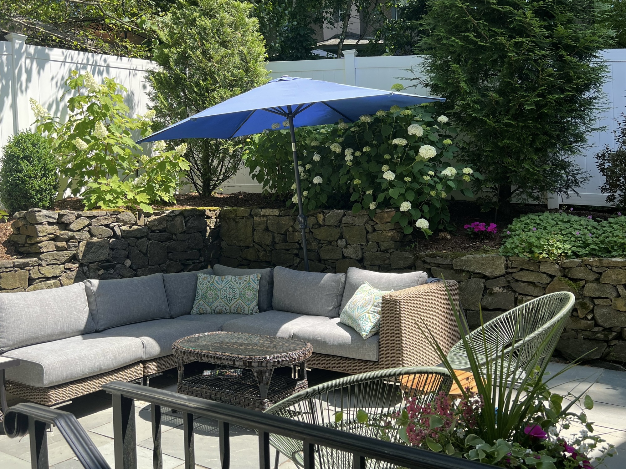 A Cozy Flagstone Patio in White Plains, NY - Photo 2