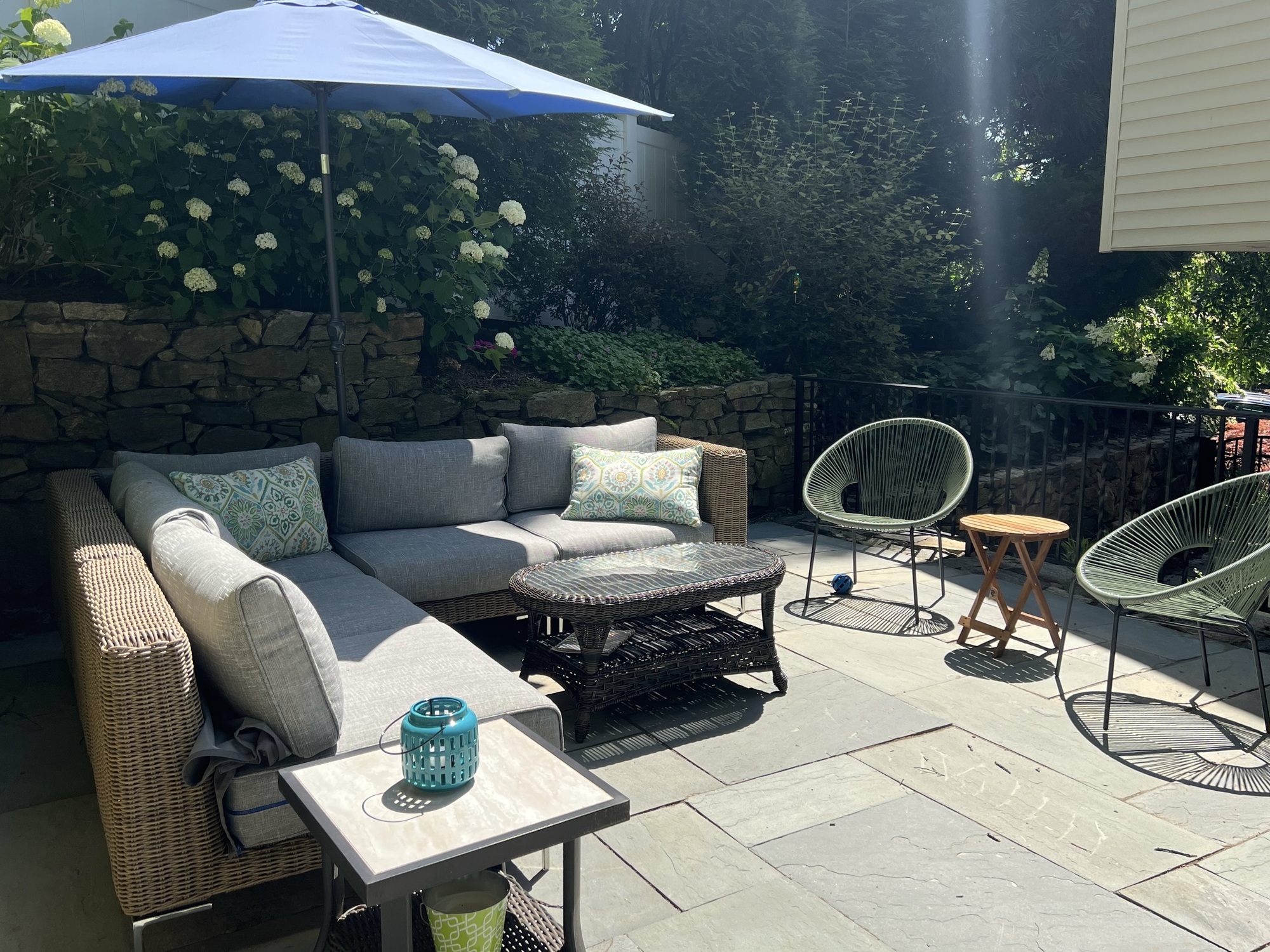 A Cozy Flagstone Patio in White Plains, NY - Photo 3