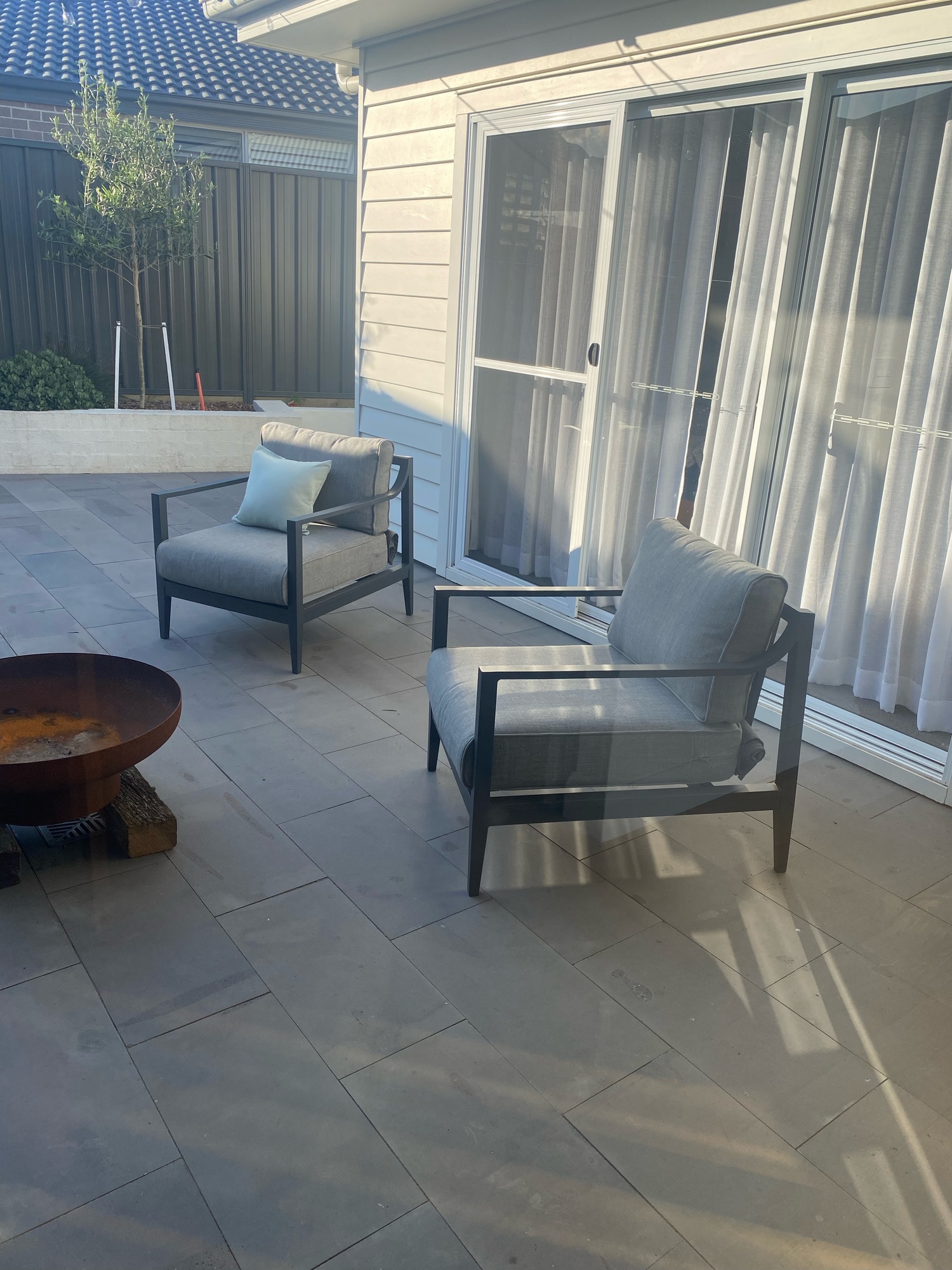 A Relaxing Courtyard in Bolwarra Heights - Photo 3