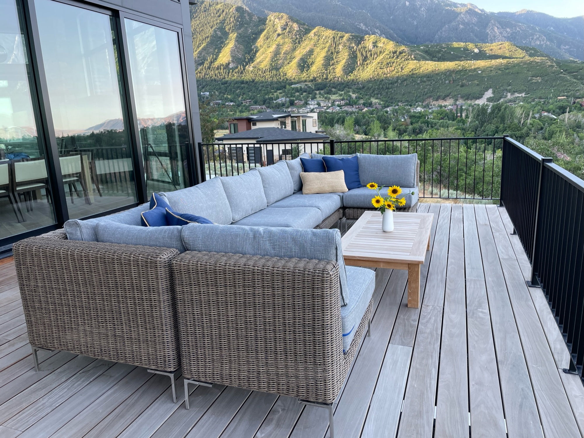 A Spacious Multi-Level Backyard with Views - Photo 2