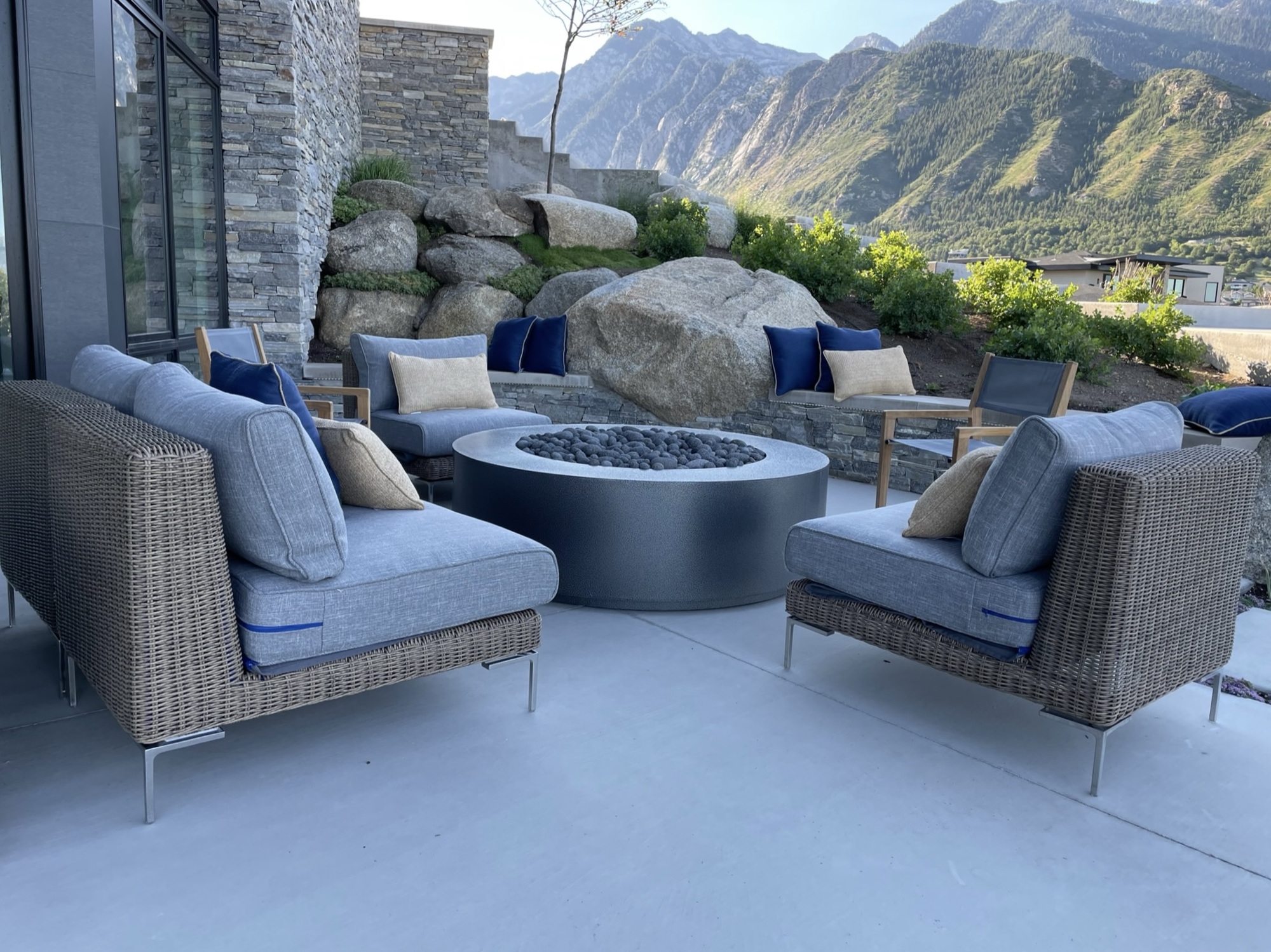 A Spacious Multi-Level Backyard with Views - Photo 3