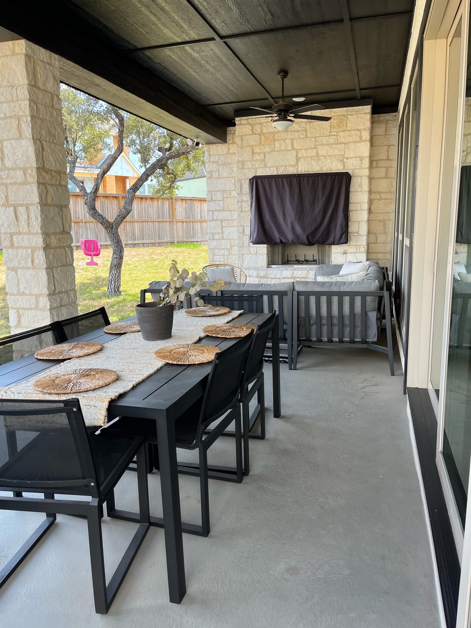 A Physician’s Cozy, Welcoming Backyard in San Antonio - Photo 7