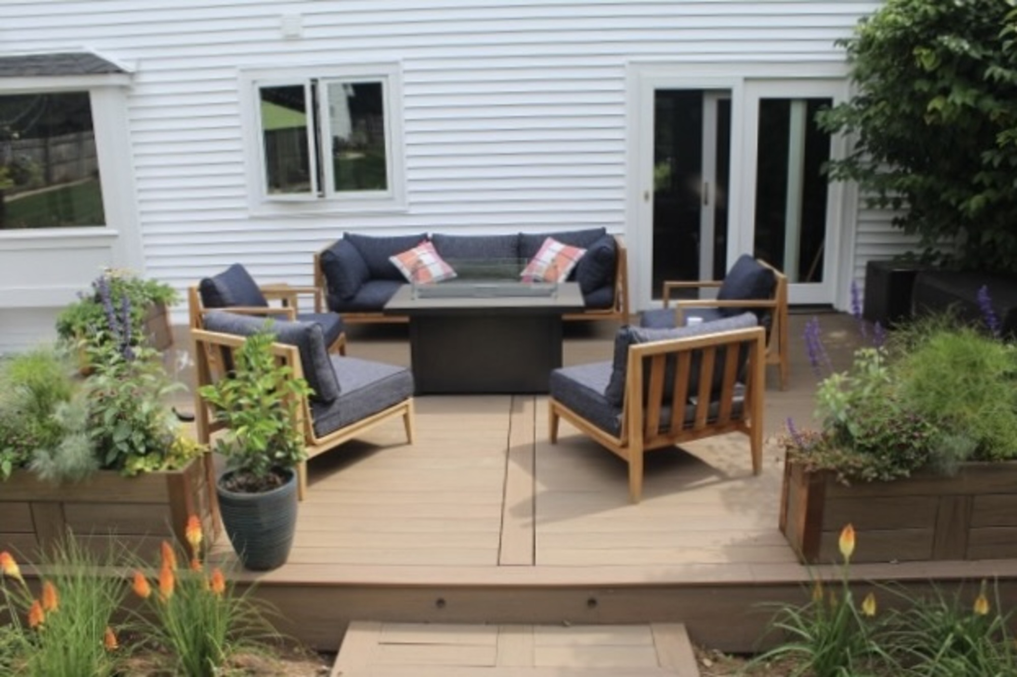 Backyard Oasis in Chicago Suburbs - Photo 1