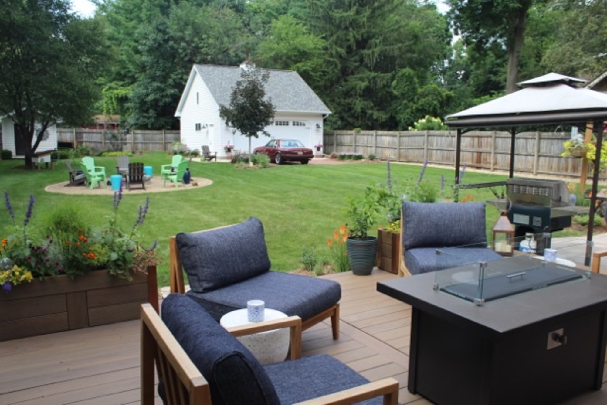 Backyard Oasis in Chicago Suburbs - Photo 4