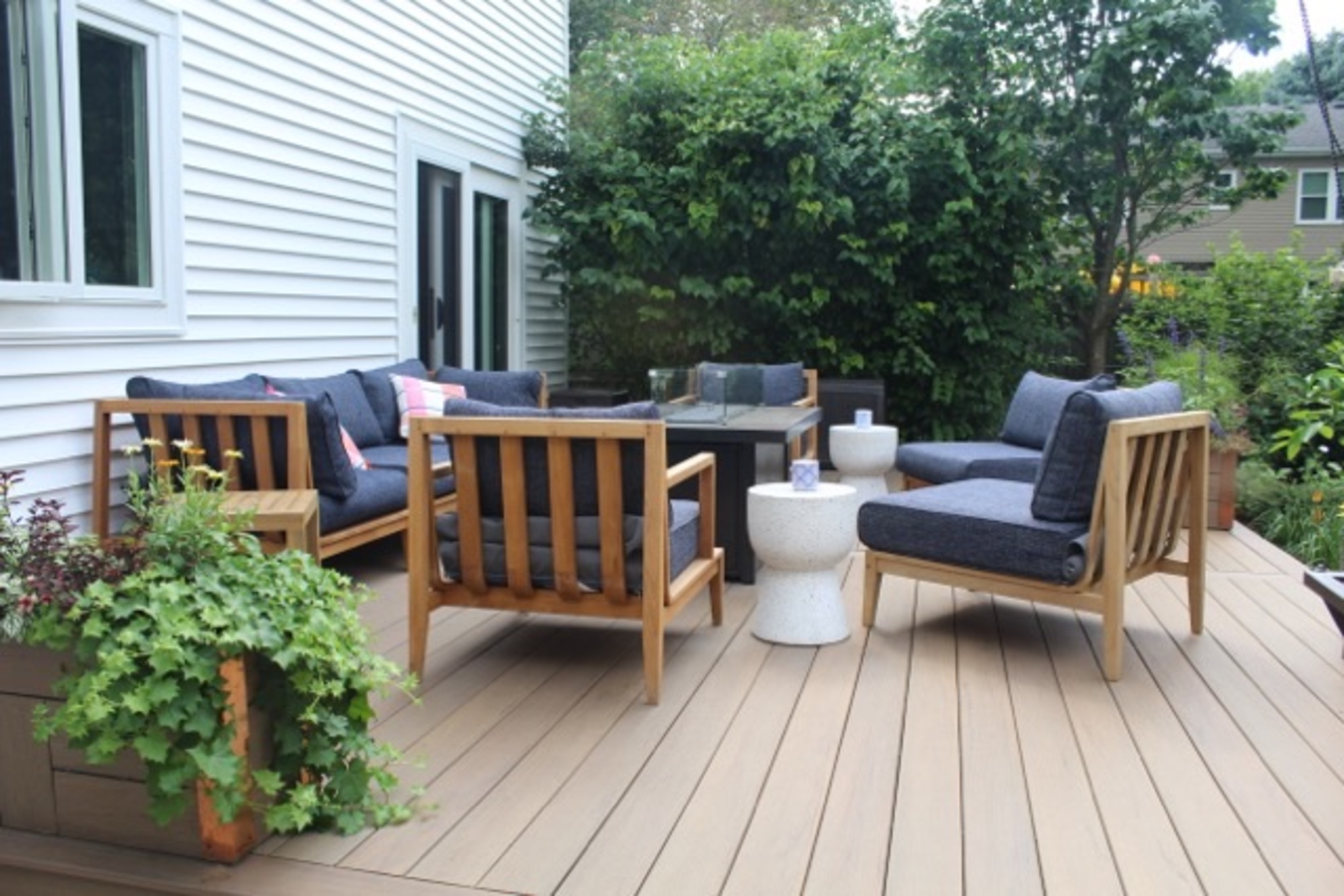 Backyard Oasis in Chicago Suburbs - Photo 6